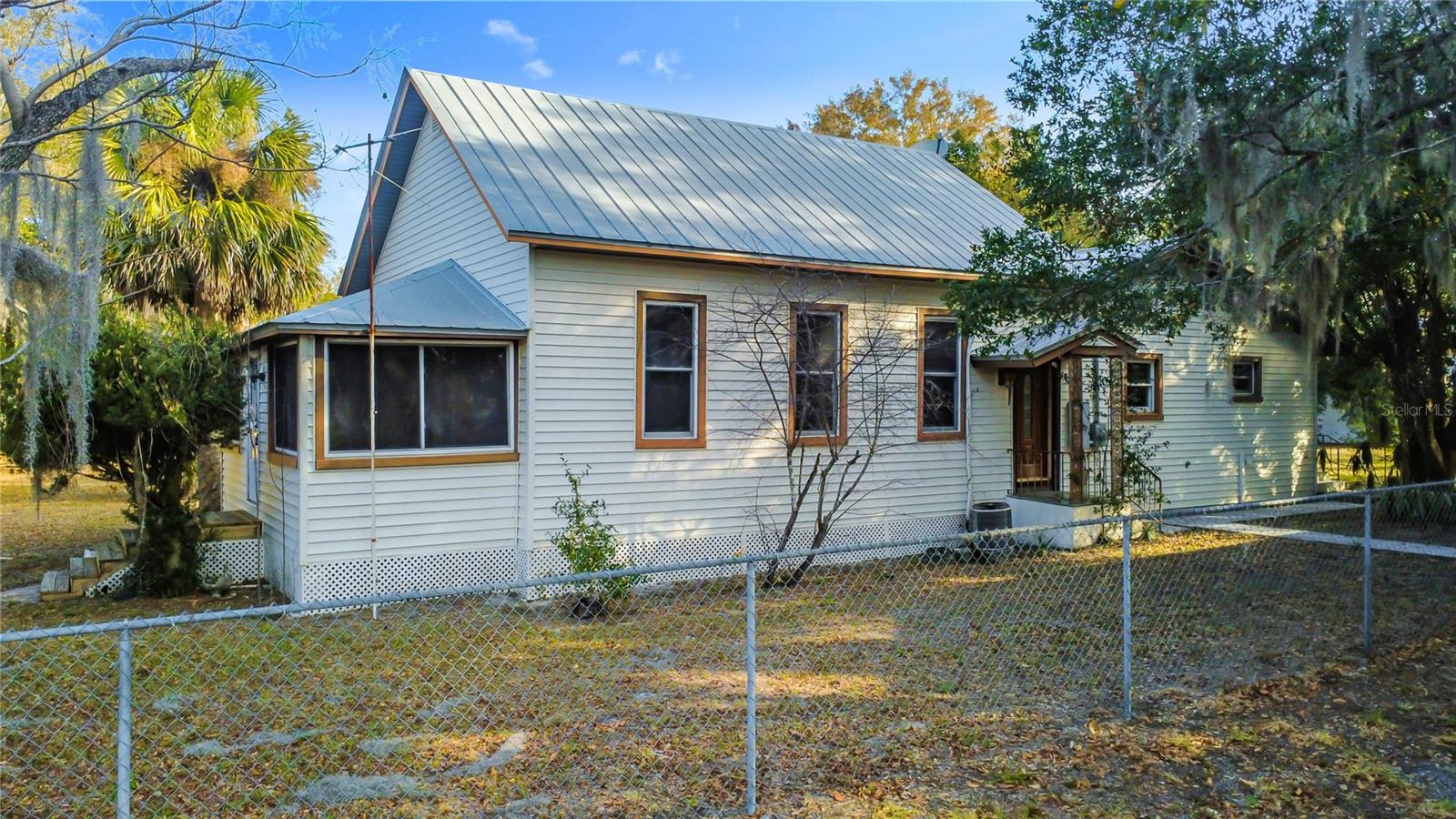 5759 LAKE ST, MOUNT DORA, FL — photo 2