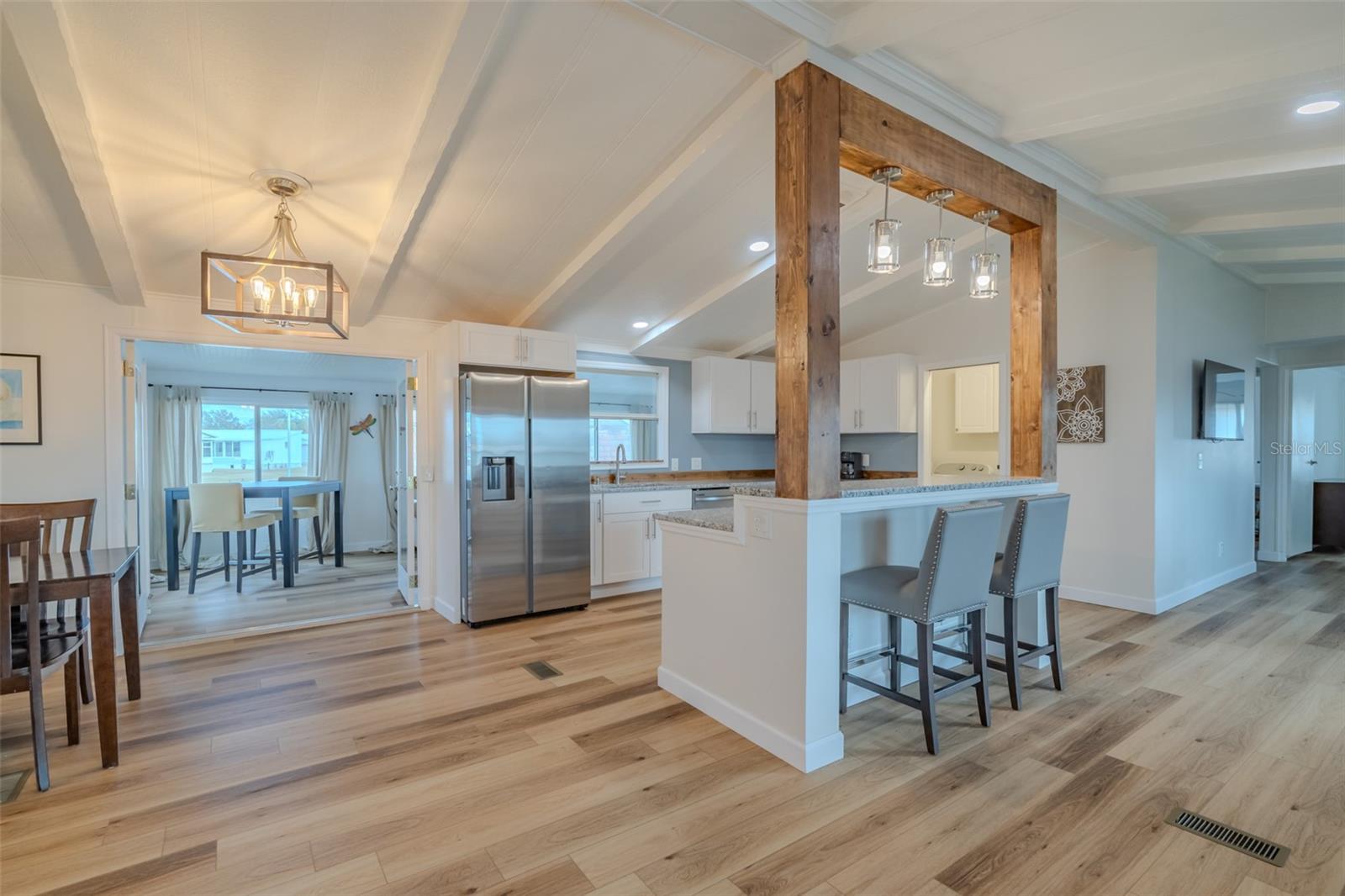 143 E SAINT ANNES CIR, APOLLO BEACH, FL — photo 11