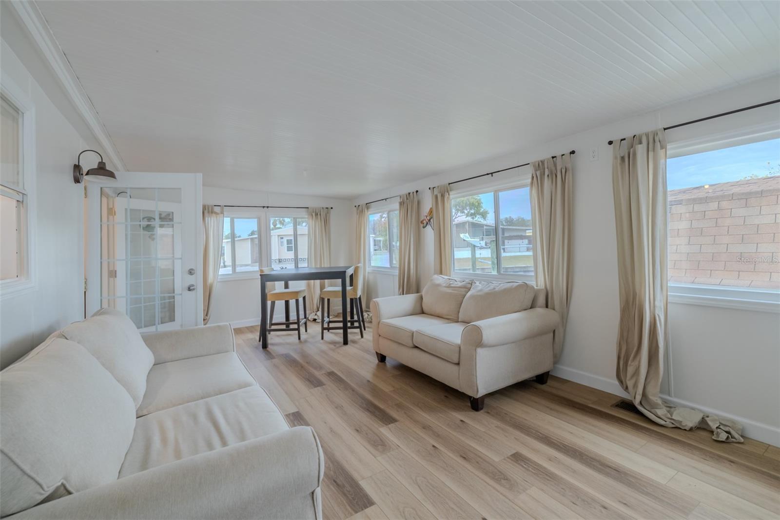 143 E SAINT ANNES CIR, APOLLO BEACH, FL — photo 20