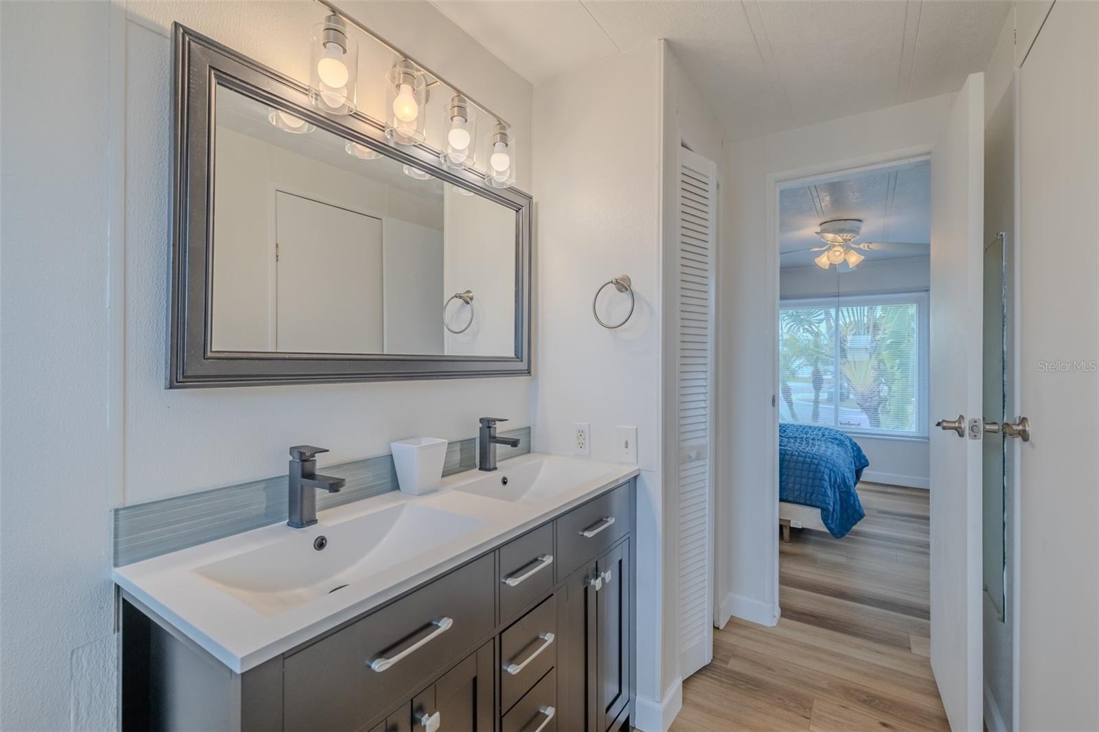 143 E SAINT ANNES CIR, APOLLO BEACH, FL — photo 23