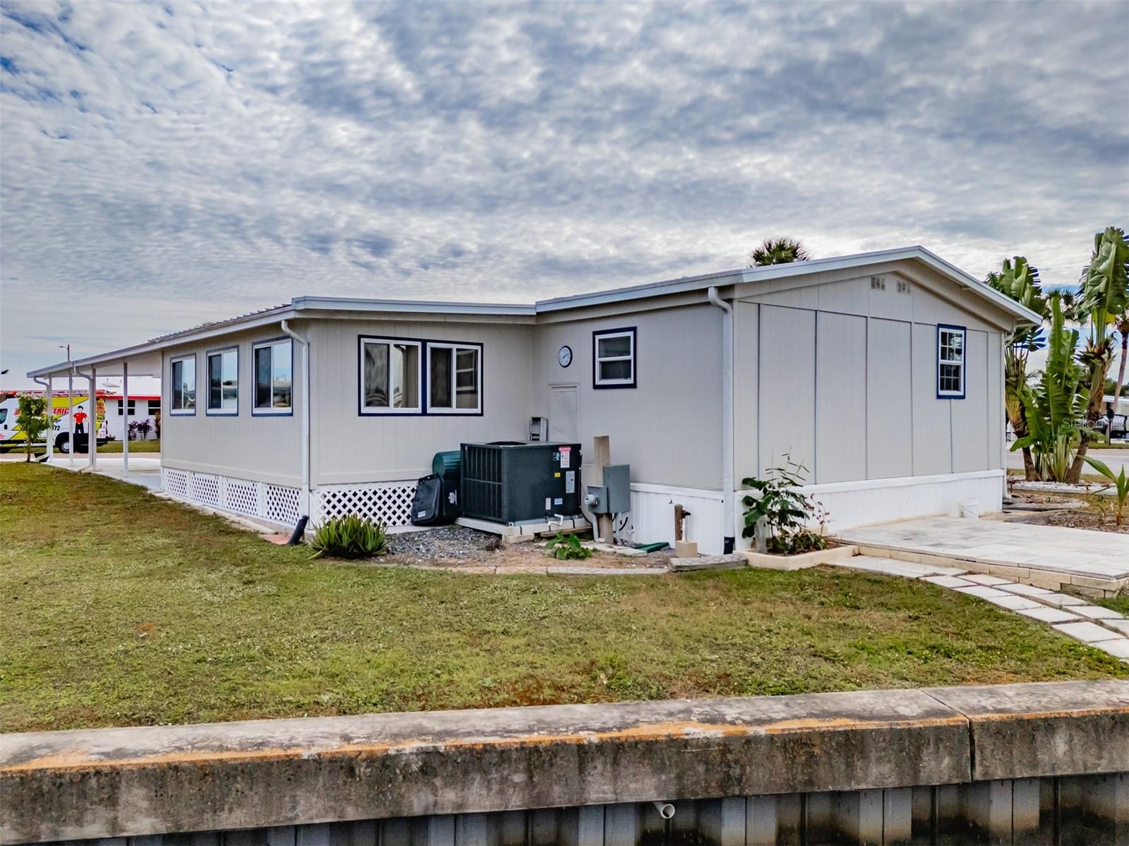 143 E SAINT ANNES CIR, APOLLO BEACH, FL — photo 41