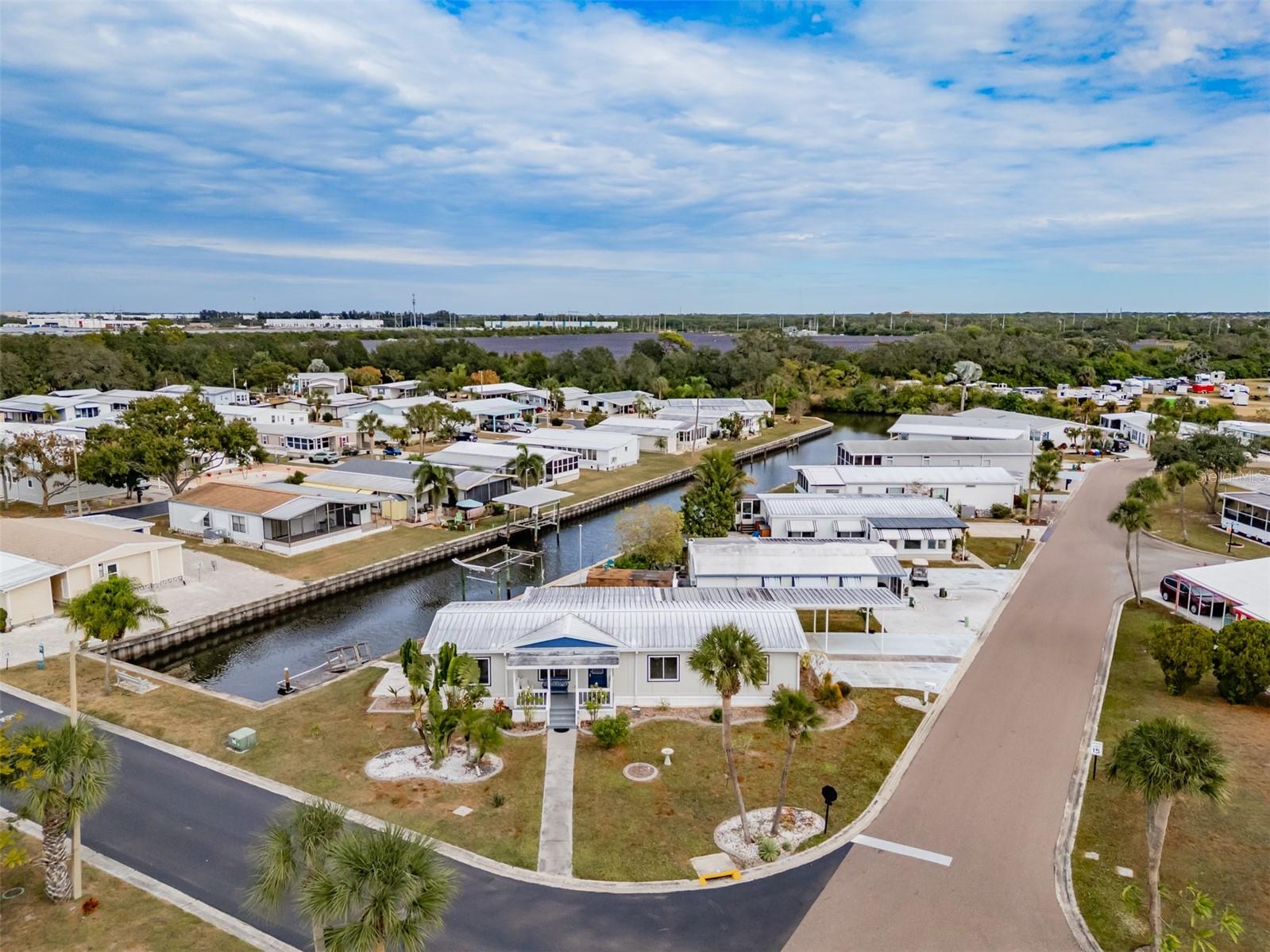 143 E SAINT ANNES CIR, APOLLO BEACH, FL — photo 42