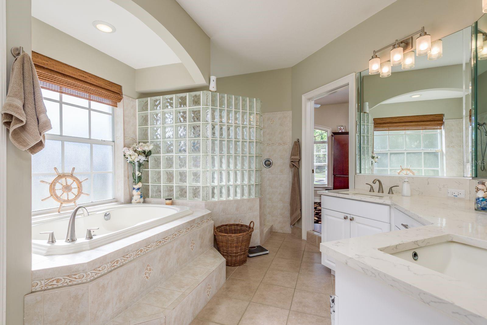 6207 CLAIRE DE LUNE CT, NEW PORT RICHEY, FL — photo 30