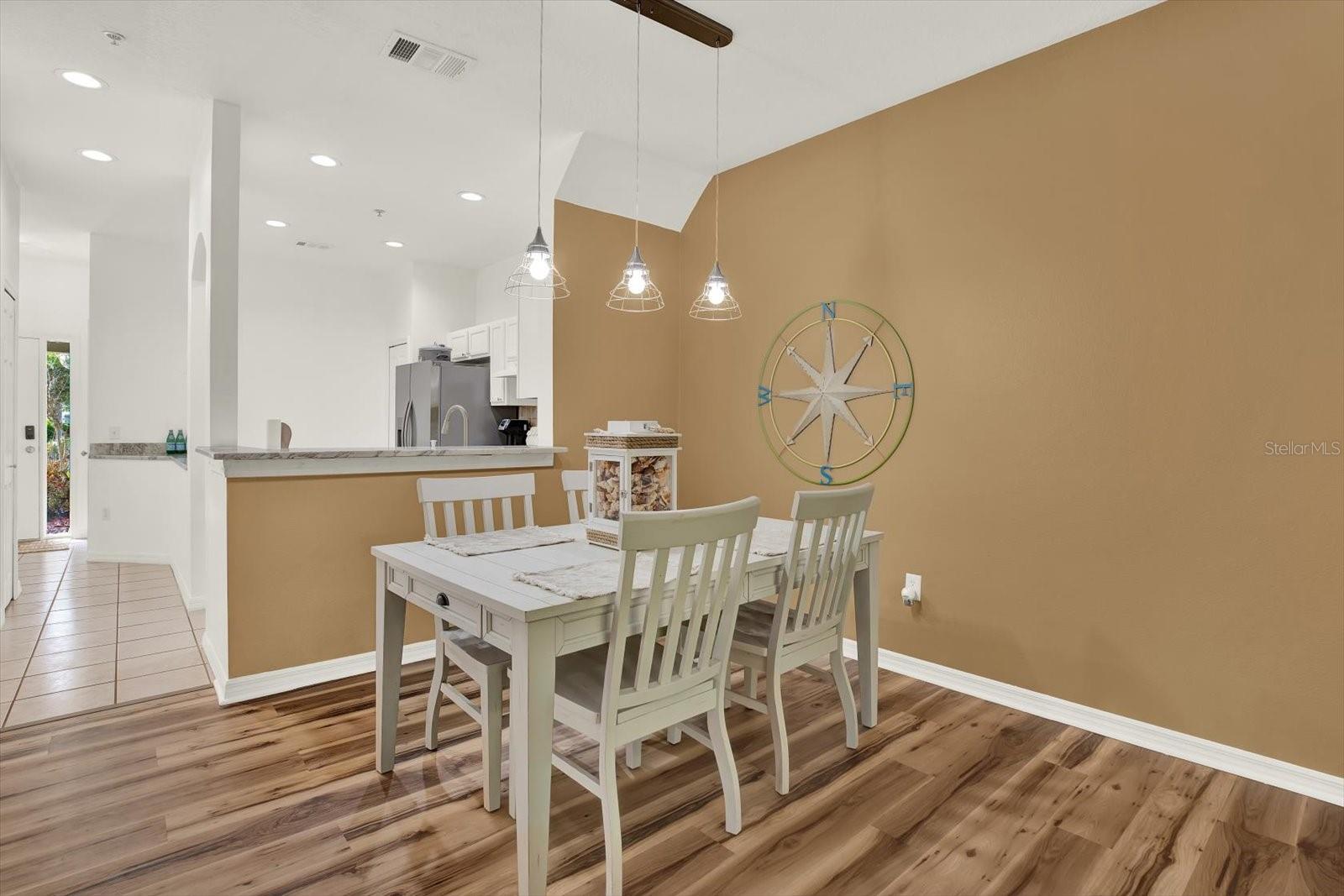 11162 KAPOK GRAND CIR, MADEIRA BEACH, FL — photo 9
