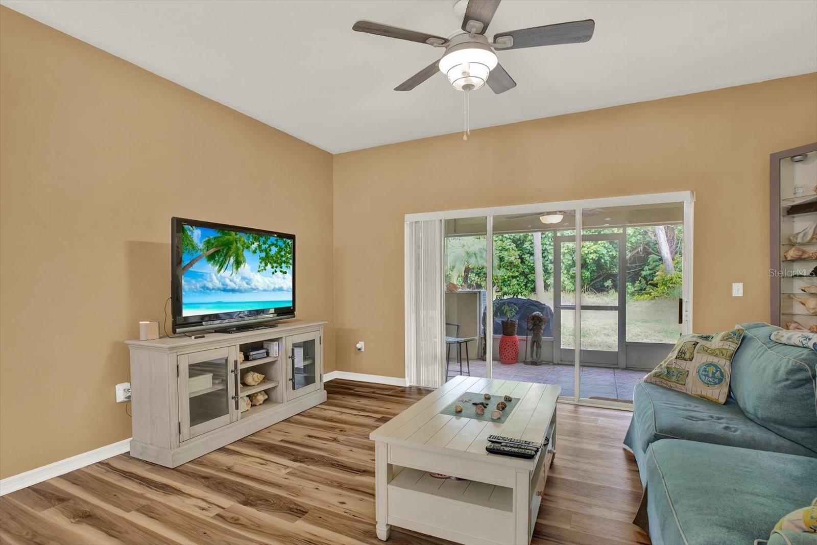 11162 KAPOK GRAND CIR, MADEIRA BEACH, FL — photo 10