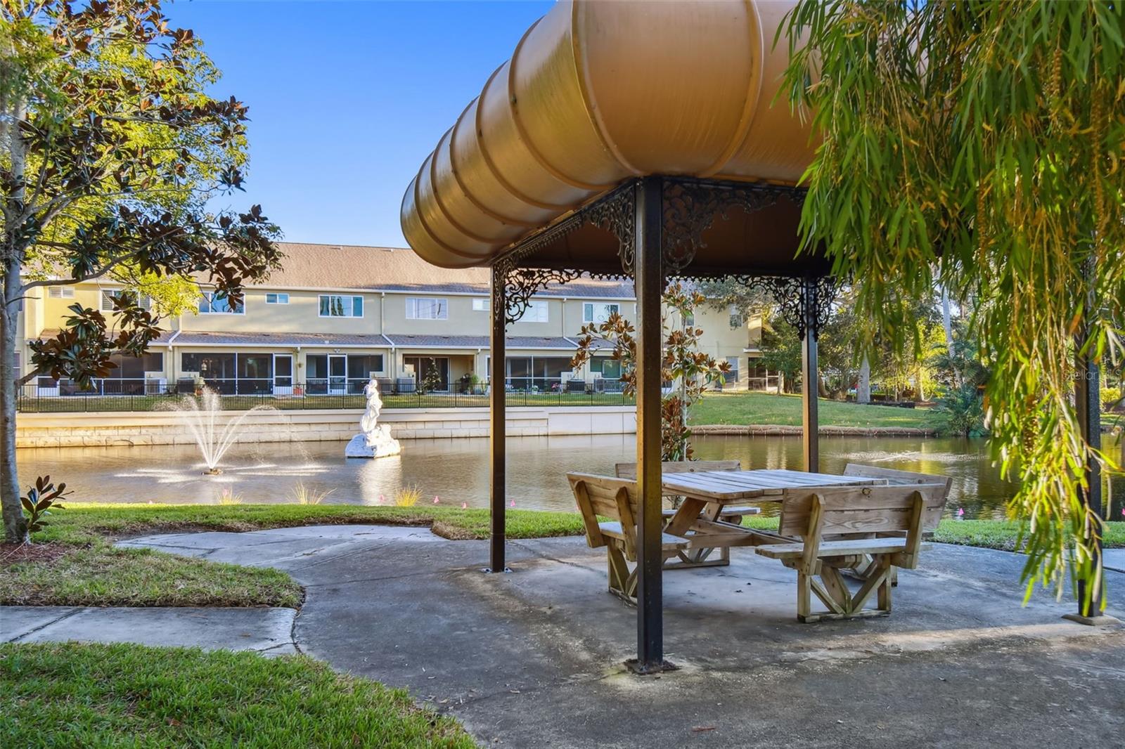 11162 KAPOK GRAND CIR, MADEIRA BEACH, FL — photo 38