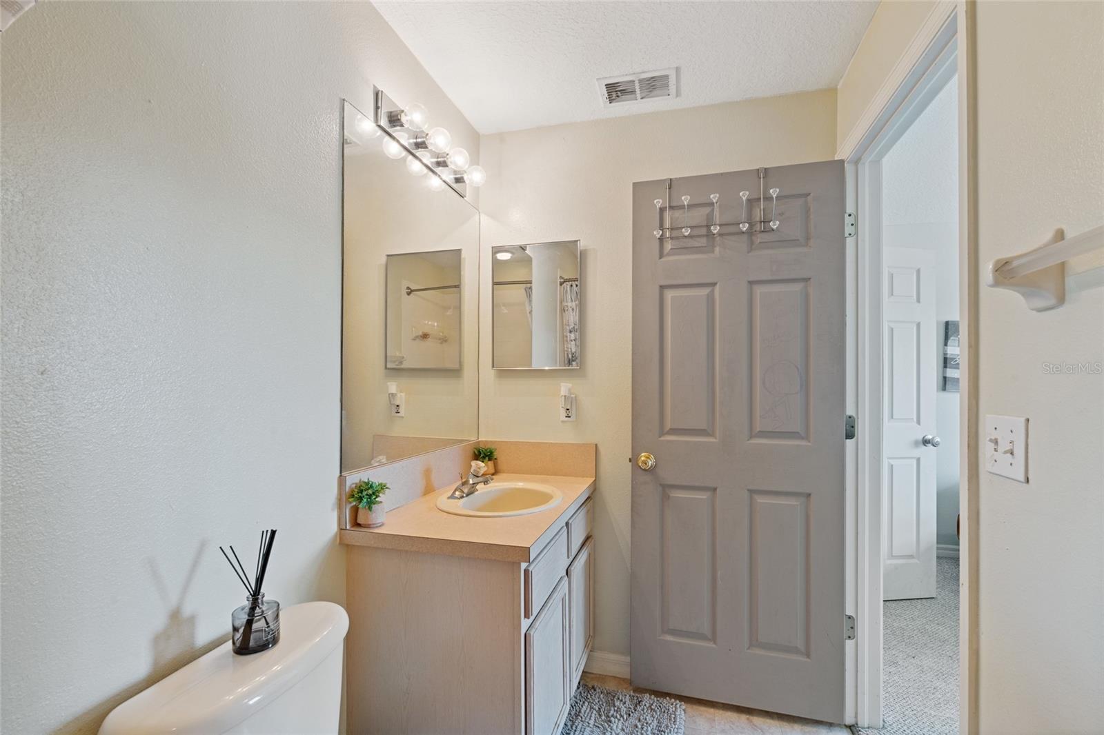 11162 KAPOK GRAND CIR, MADEIRA BEACH, FL — photo 21