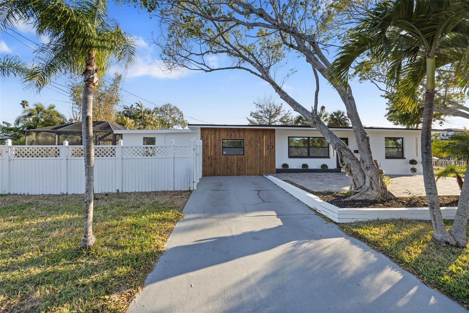 1600 CONNECTICUT AVE NE, ST PETERSBURG, FL