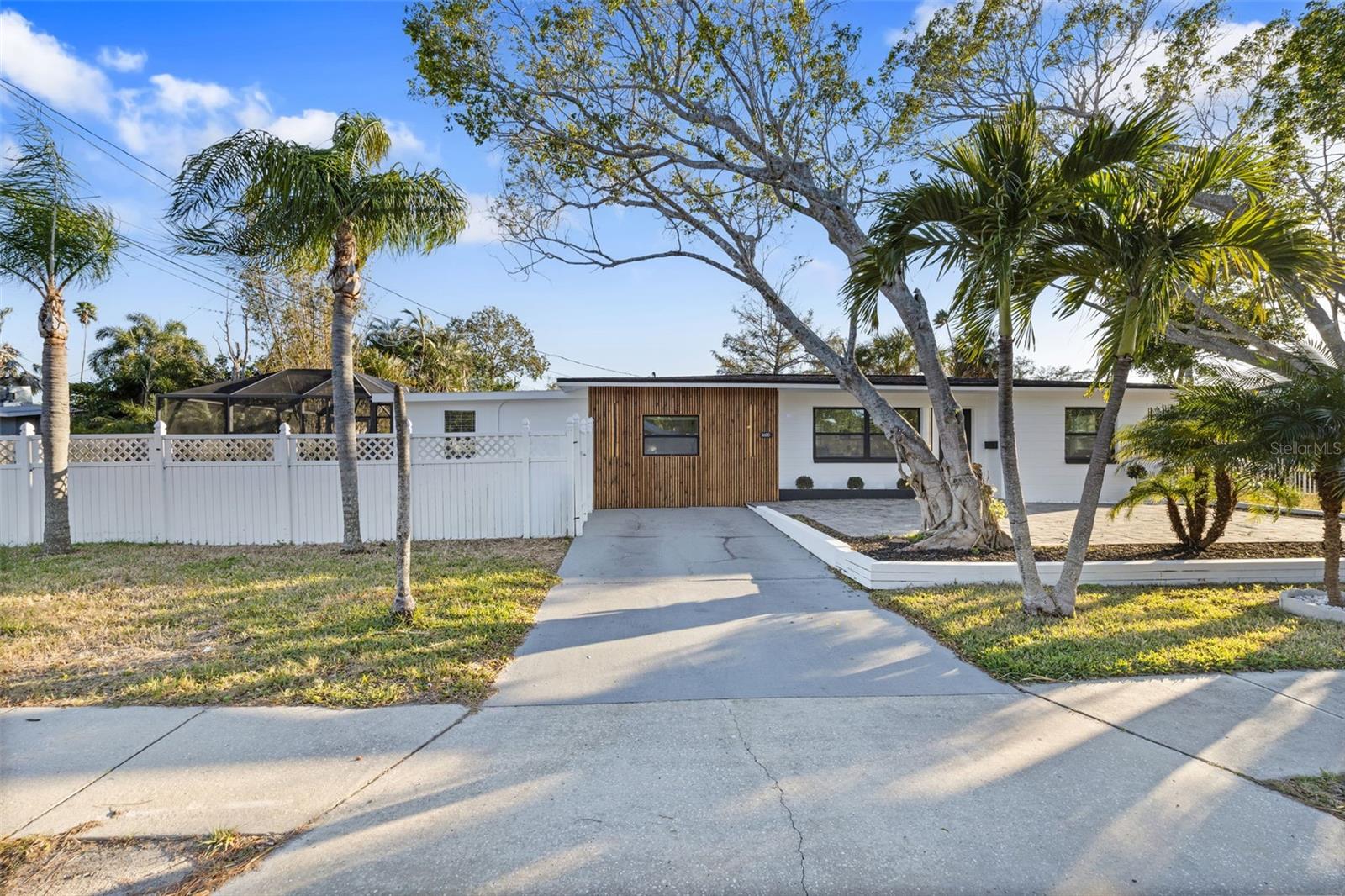 1600 CONNECTICUT AVE NE, ST PETERSBURG, FL — photo 3