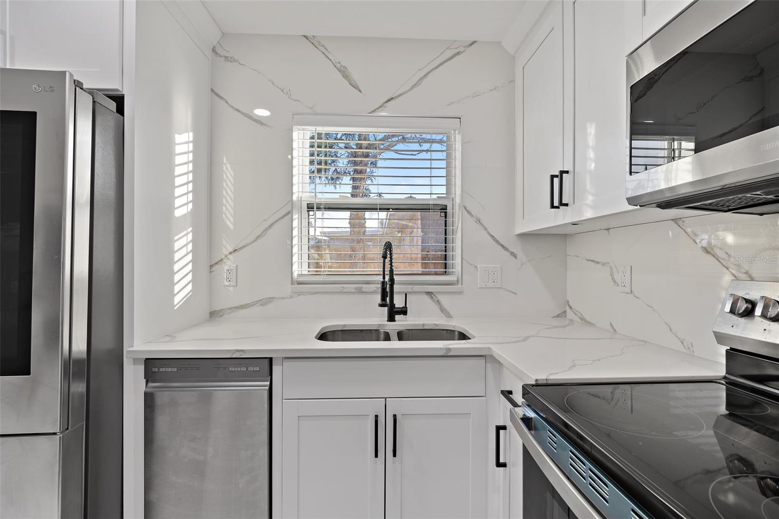 1600 CONNECTICUT AVE NE, ST PETERSBURG, FL — photo 29