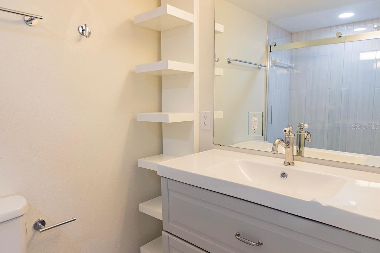 208 LAKE HOWARD DR NW #104, WINTER HAVEN, FL — photo 15