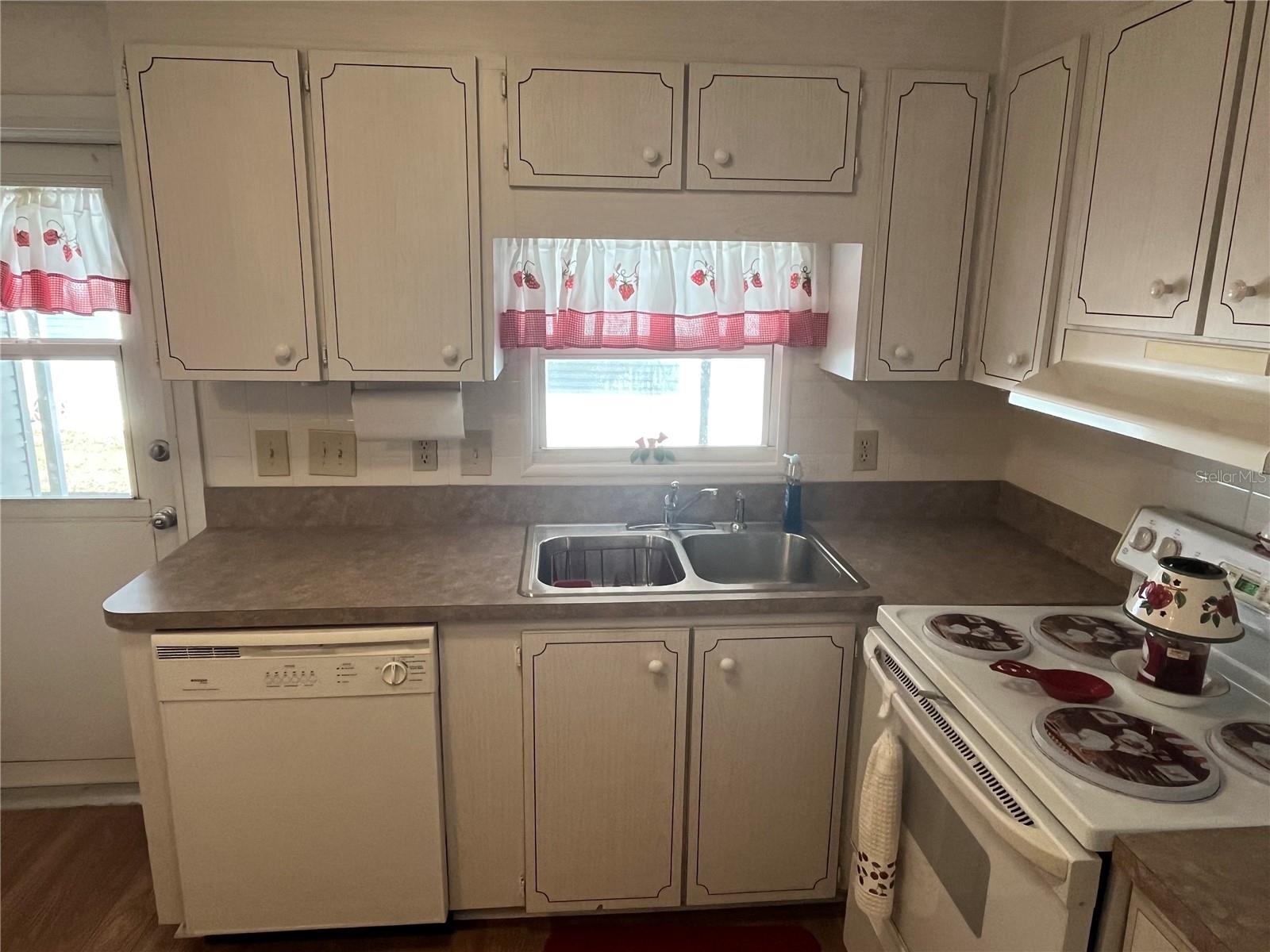 828 TRENTO, VENICE, FL — photo 18