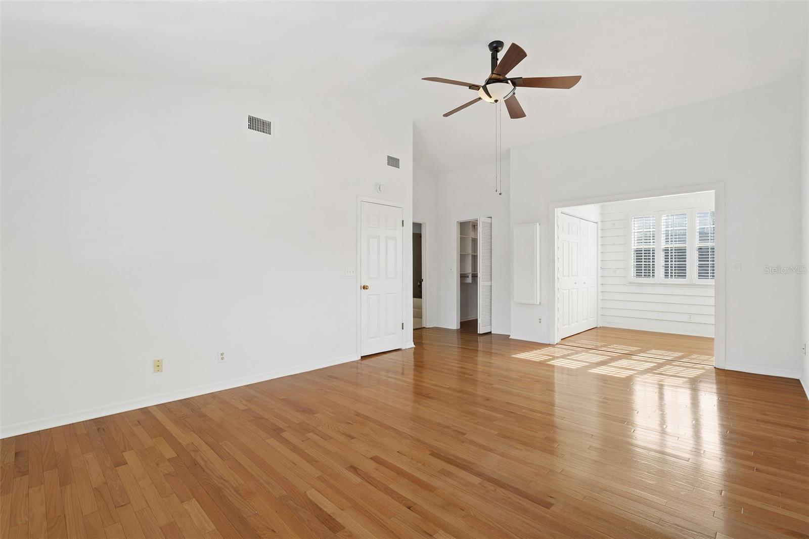 325 17TH AVE NE, ST PETERSBURG, FL — photo 16