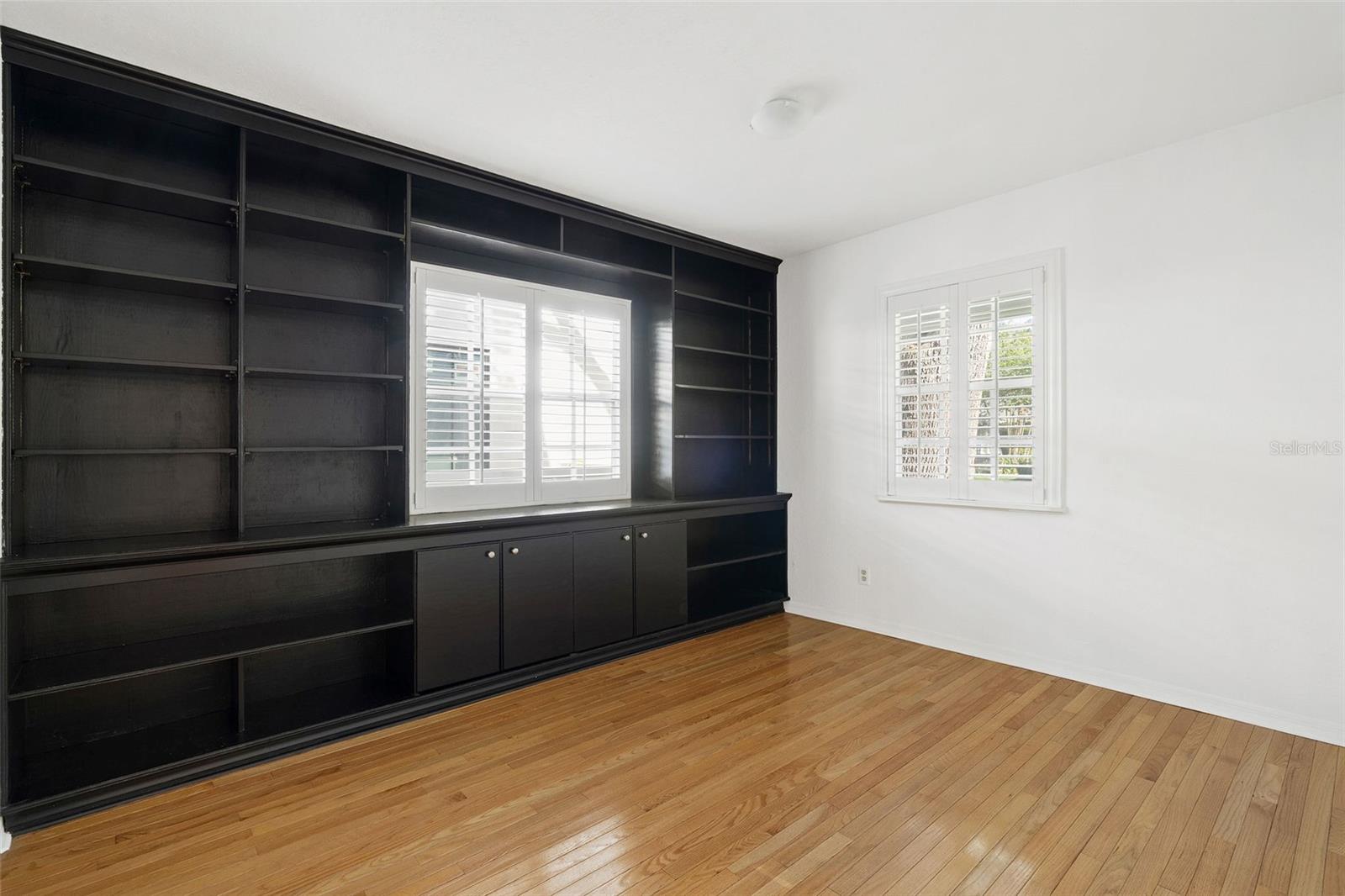 325 17TH AVE NE, ST PETERSBURG, FL — photo 24