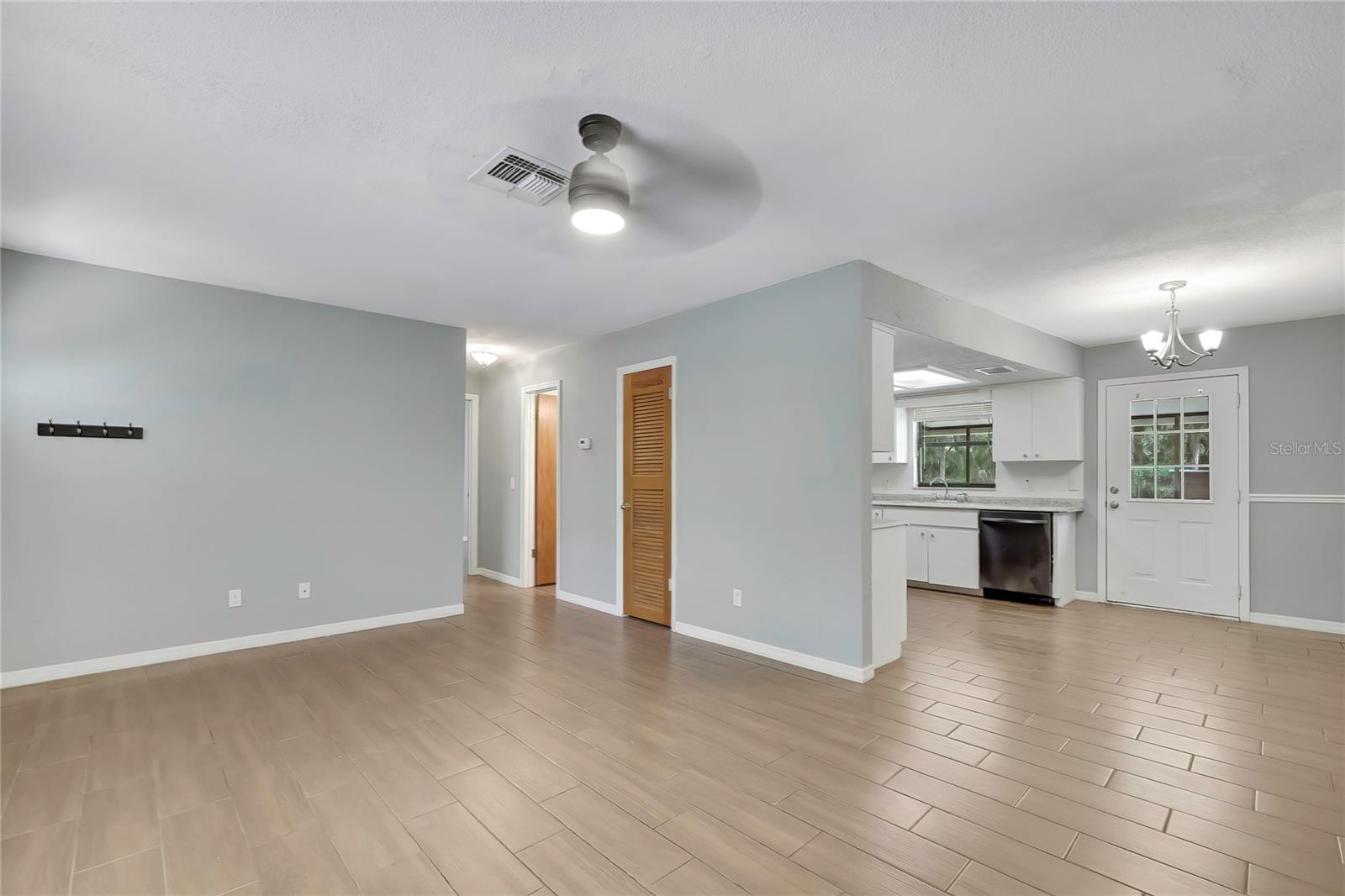 9875 W ORCHARD ST, CRYSTAL RIVER, FL — photo 6