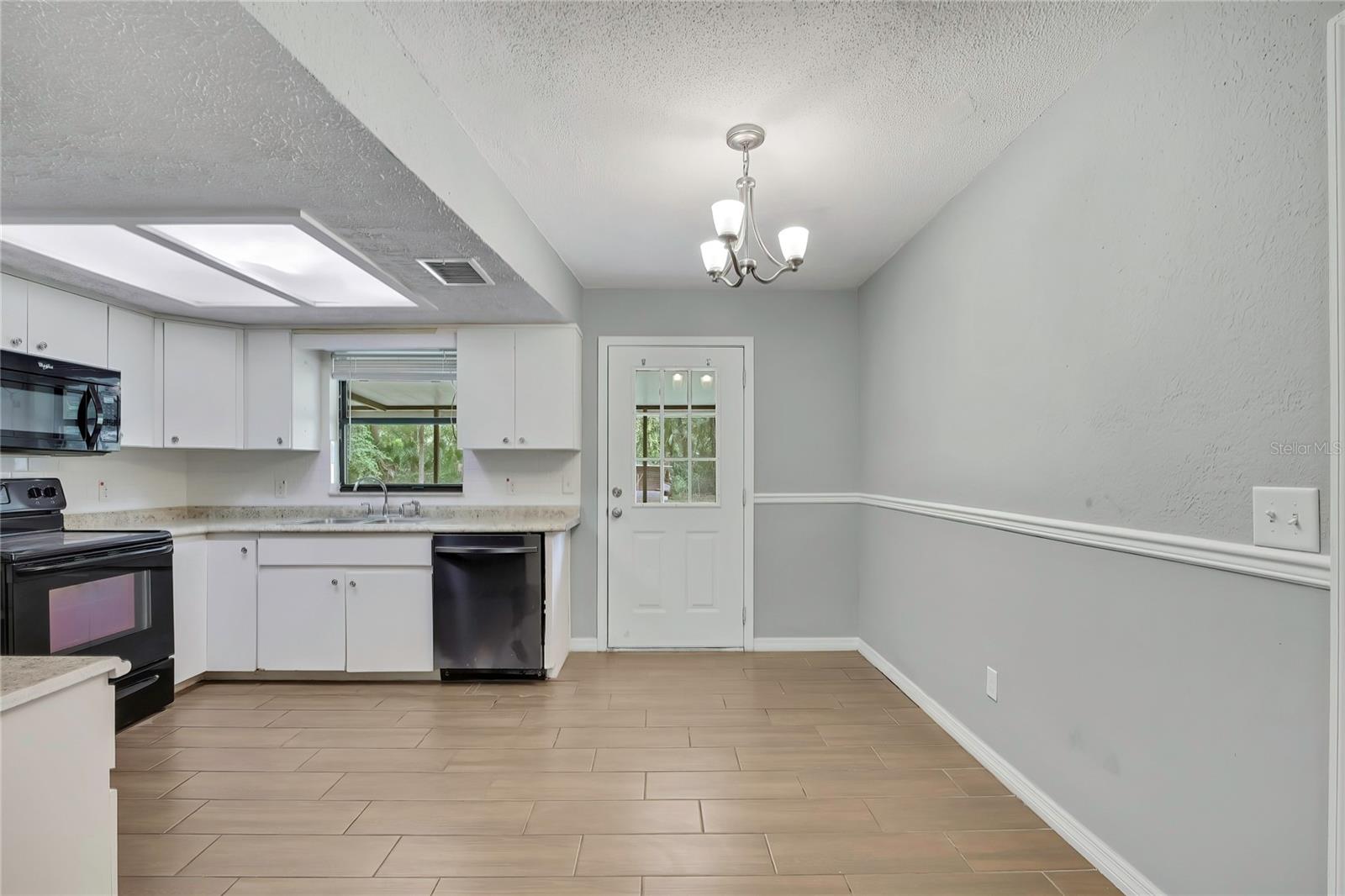 9875 W ORCHARD ST, CRYSTAL RIVER, FL — photo 10