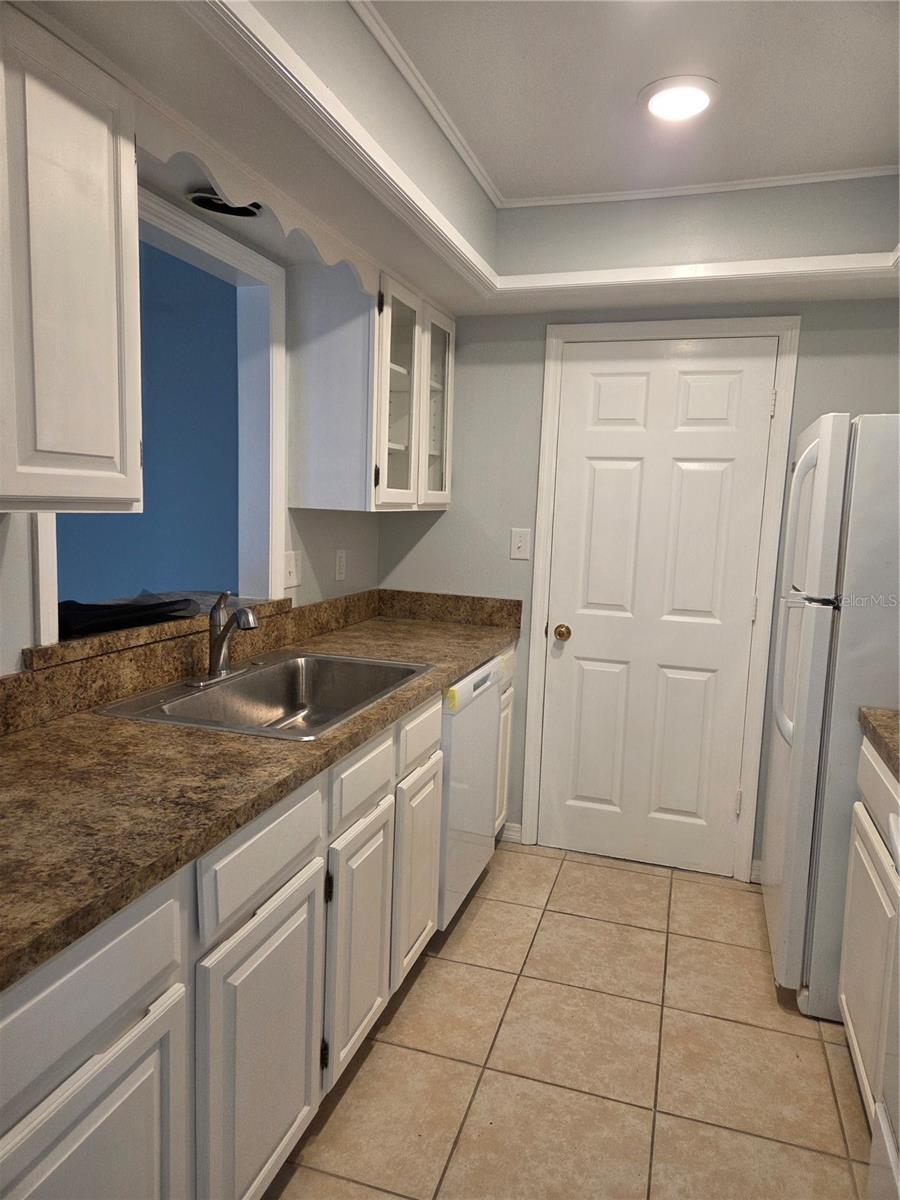 743 E ALFRED ST, TAVARES, FL — photo 3