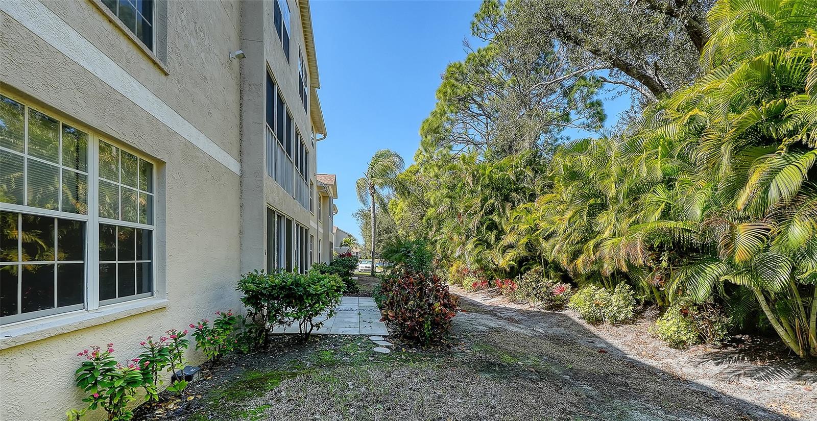 4205 CASTLEBRIDGE LN #1112, SARASOTA, FL — photo 32