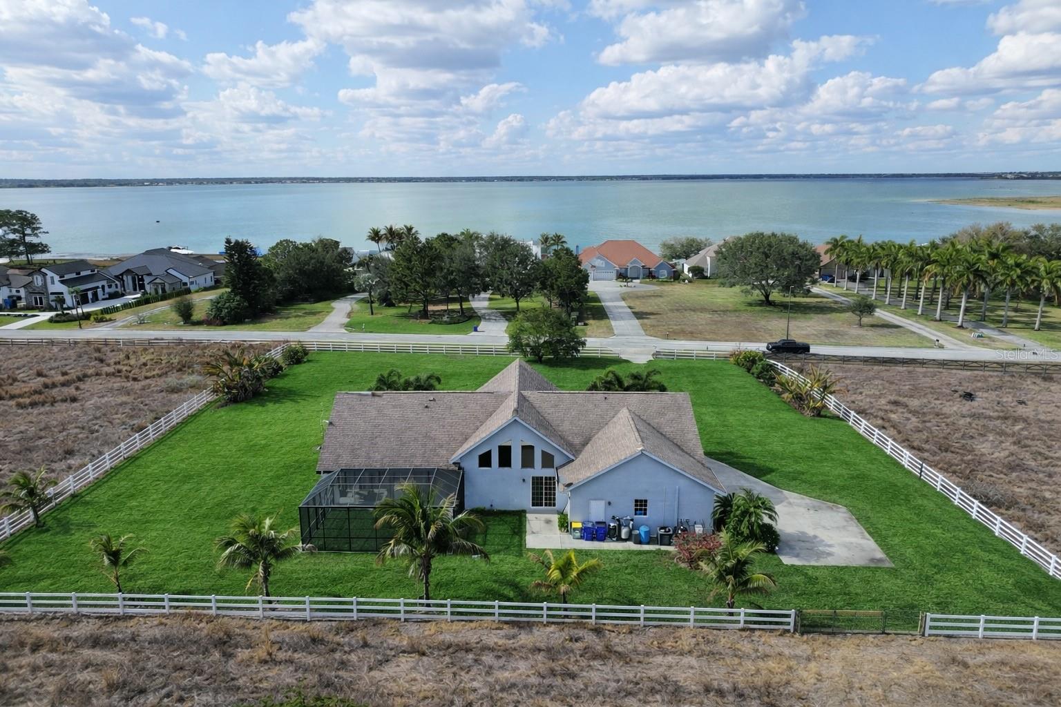 186 S BEAR POINTE DR, LAKE PLACID, FL