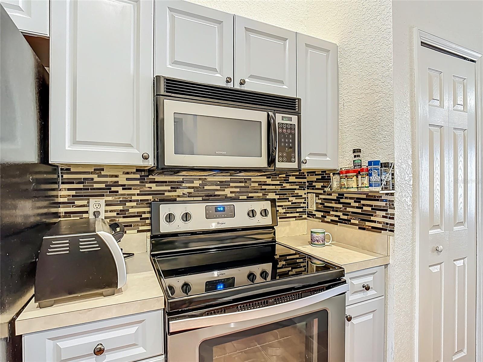 1910 DOLPHIN DR, KISSIMMEE, FL — photo 17