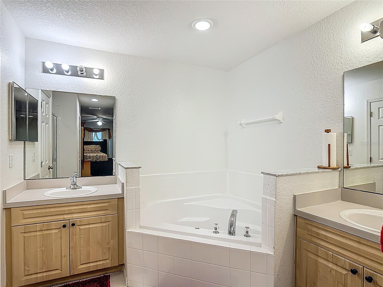 1910 DOLPHIN DR, KISSIMMEE, FL — photo 30