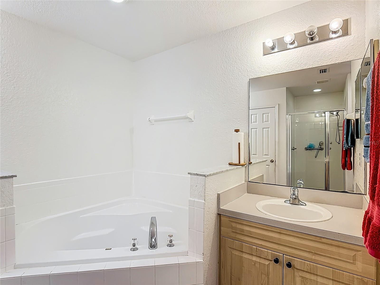 1910 DOLPHIN DR, KISSIMMEE, FL — photo 31