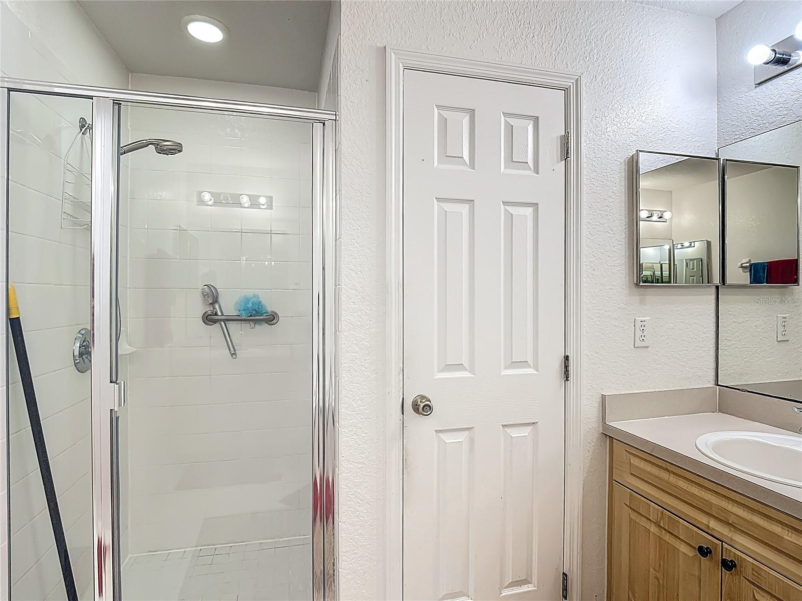 1910 DOLPHIN DR, KISSIMMEE, FL — photo 32