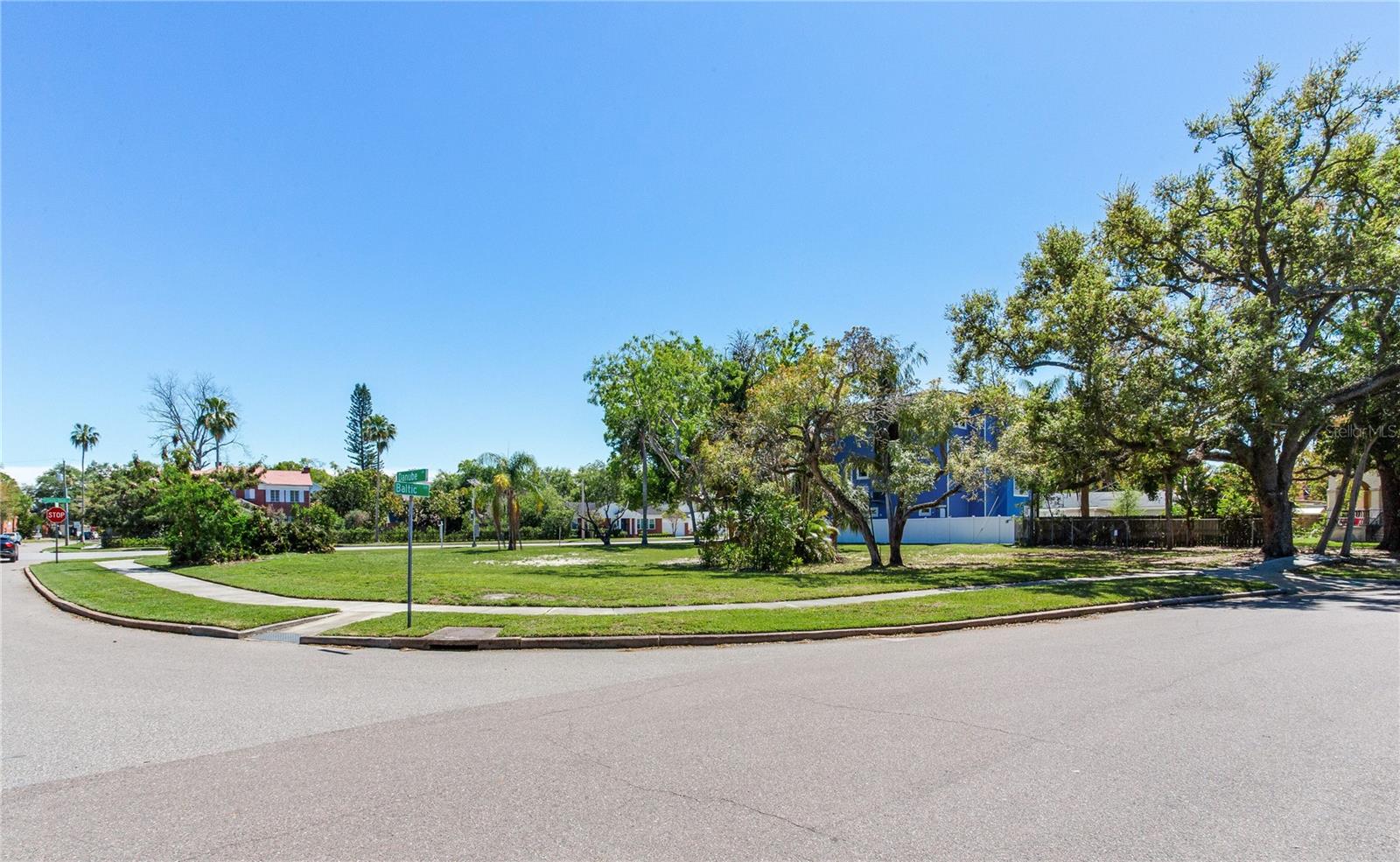 116 W DAVIS BLVD, TAMPA, FL — photo 16