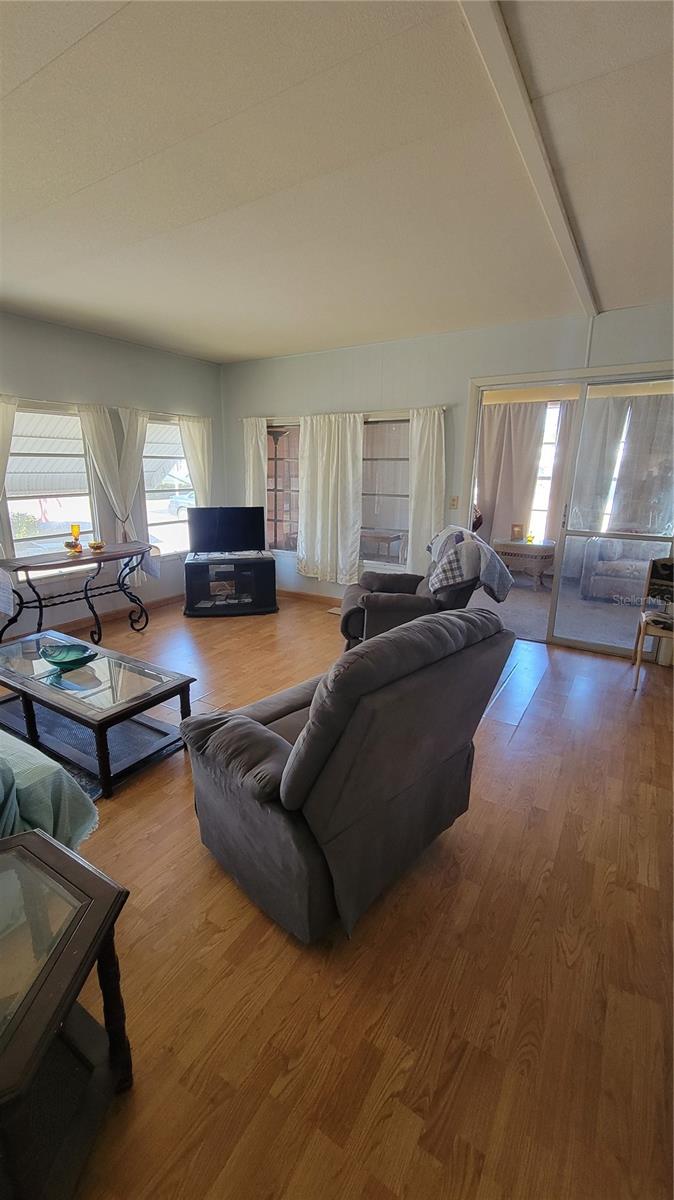 585 SKY HARBOR DR #326, CLEARWATER, FL — photo 10