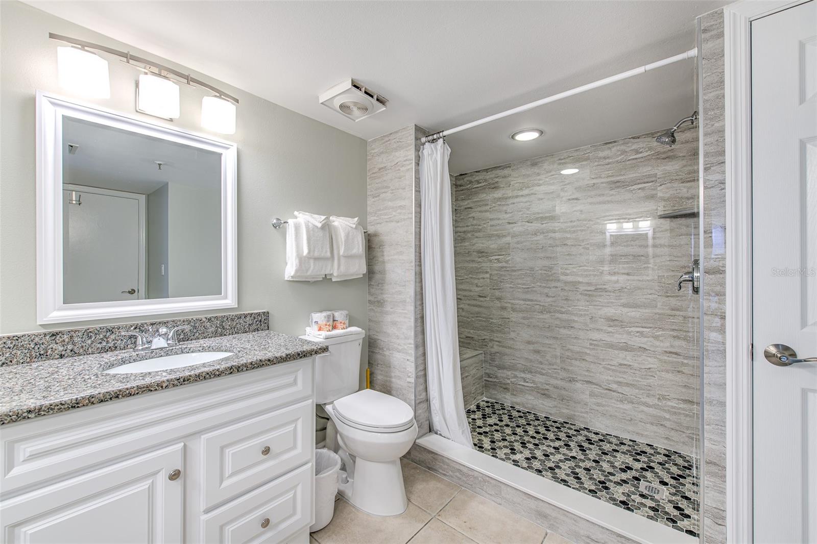 18400 GULF BLVD #2405, INDIAN SHORES, FL — photo 11