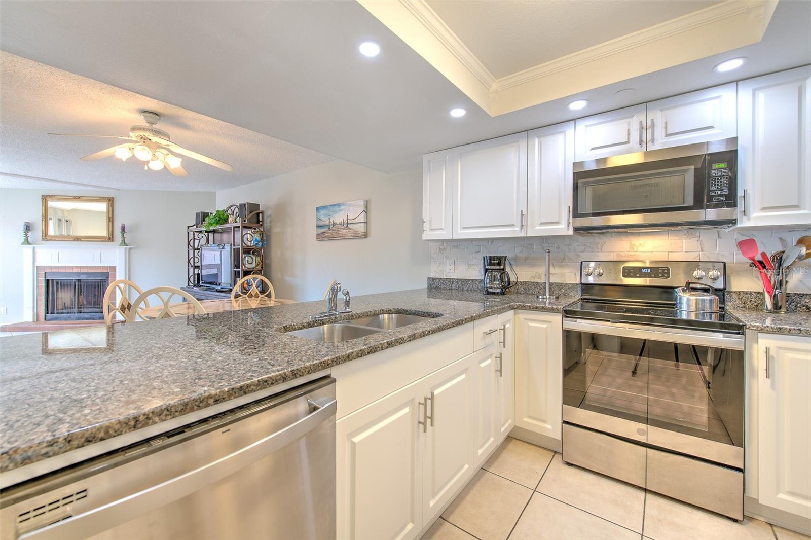 18400 GULF BLVD #2405, INDIAN SHORES, FL — photo 13