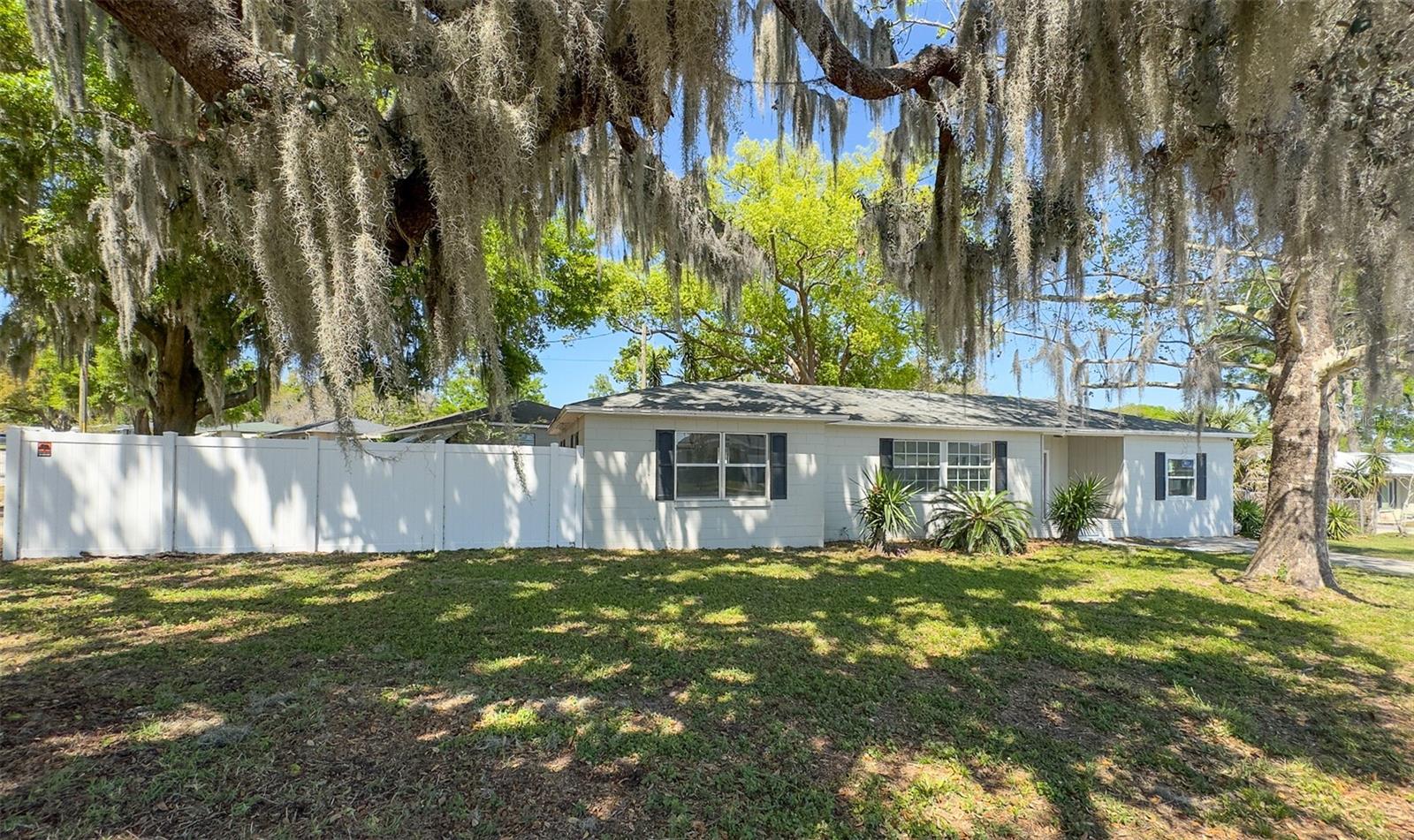 1047 CLAY BLVD, EUSTIS, FL — photo 4