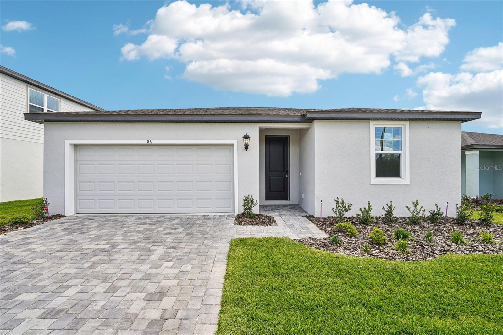 811 SUNSHOWER DR, LADY LAKE, FL