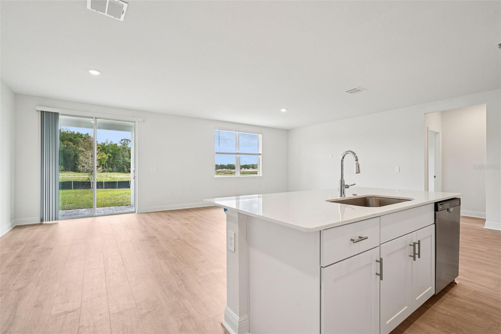 811 SUNSHOWER DR, LADY LAKE, FL — photo 28