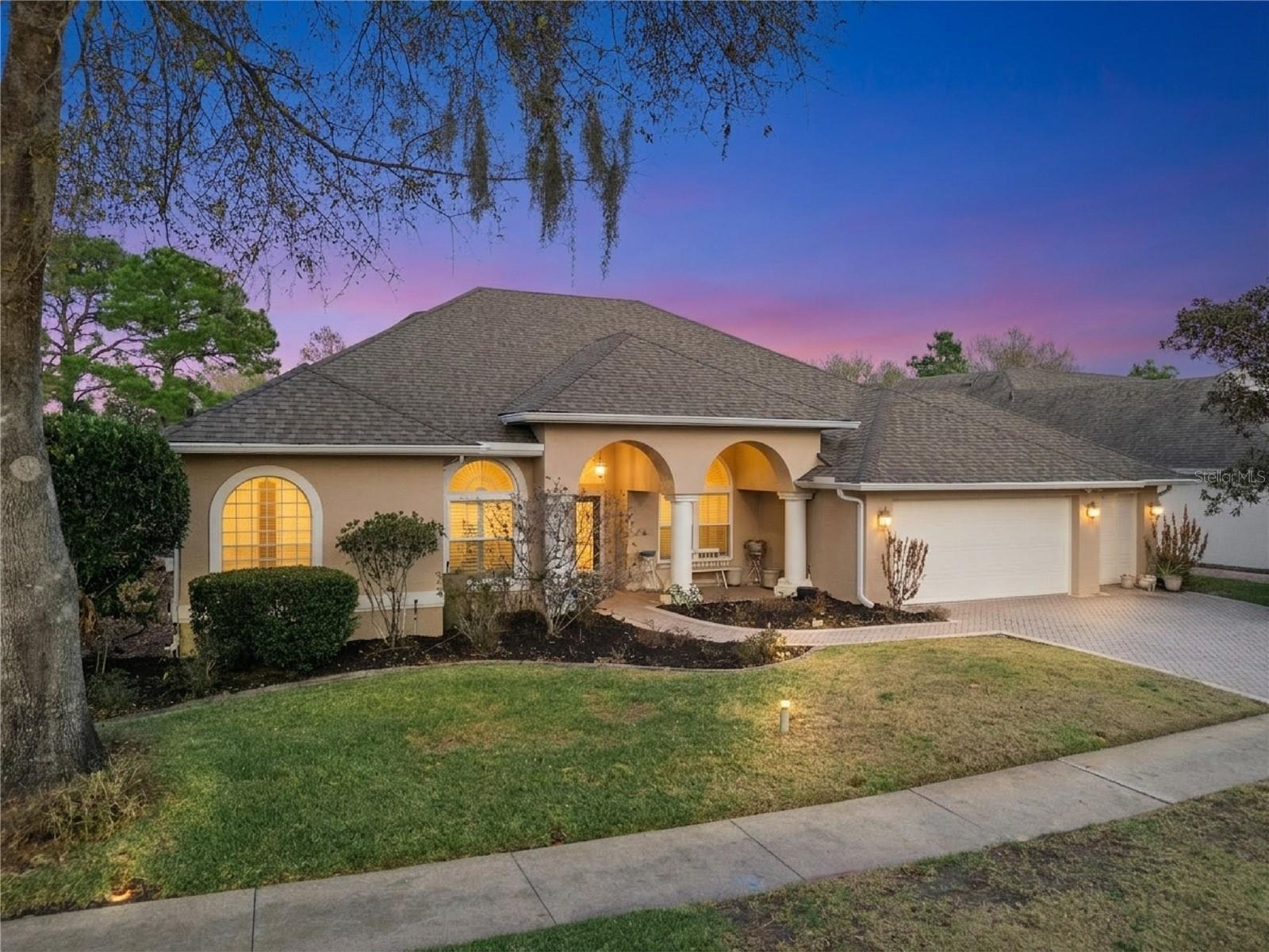 1500 EDGEWATER DR, MOUNT DORA, FL