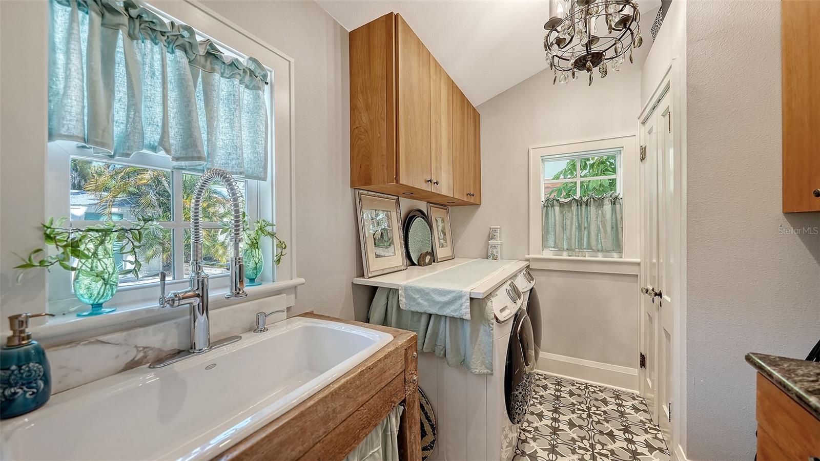 547 N SHORE DR, SARASOTA, FL — photo 44