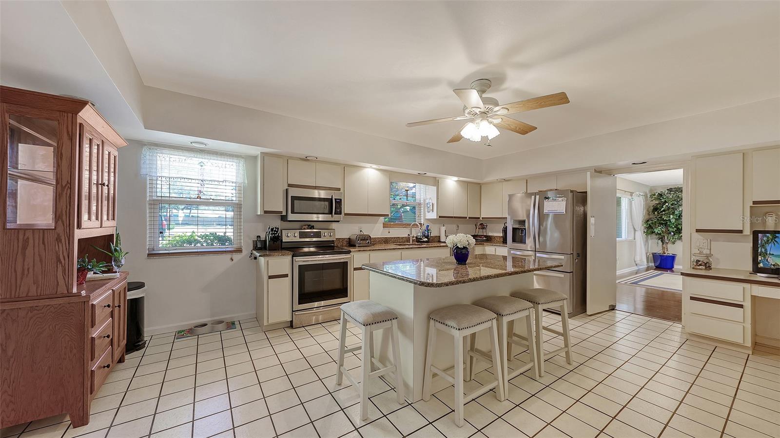 844 MAGELLAN DR, SARASOTA, FL — photo 23