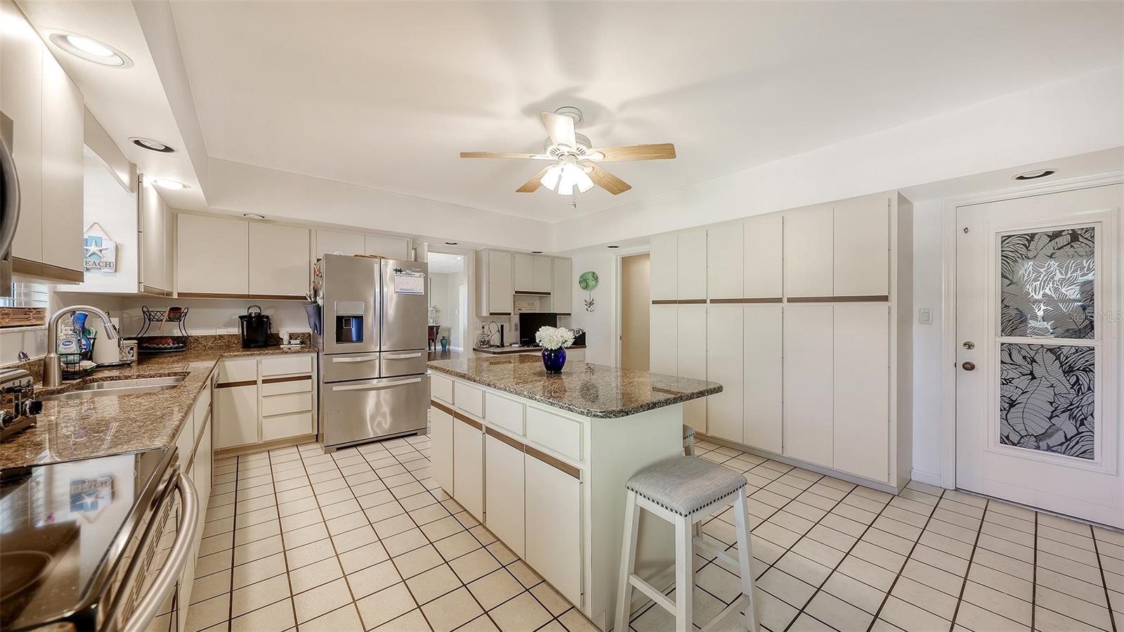 844 MAGELLAN DR, SARASOTA, FL — photo 24