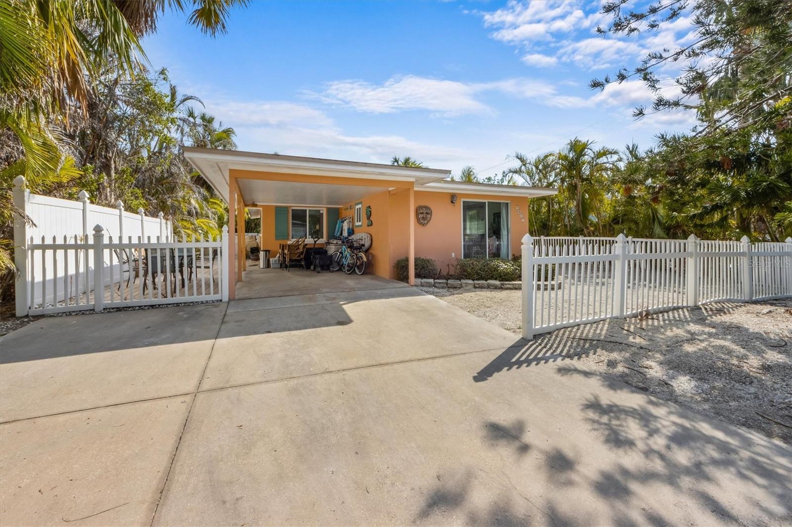 5807 DE PALMAS AVE, HOLMES BEACH, FL