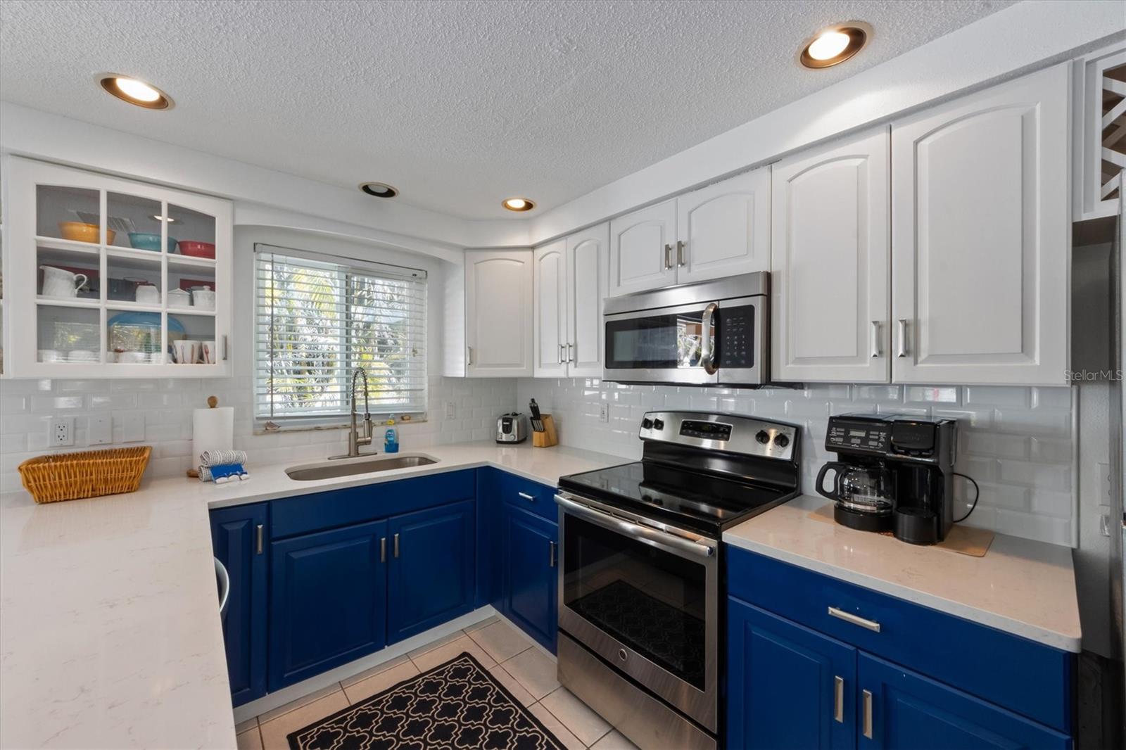 5807 DE PALMAS AVE, HOLMES BEACH, FL — photo 6
