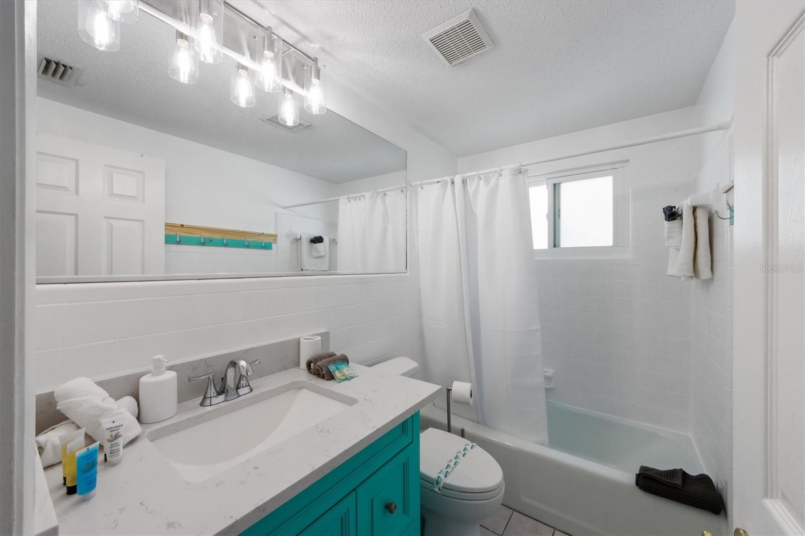 5807 DE PALMAS AVE, HOLMES BEACH, FL — photo 13