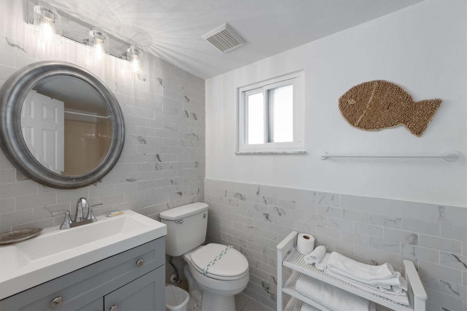 5807 DE PALMAS AVE, HOLMES BEACH, FL — photo 16