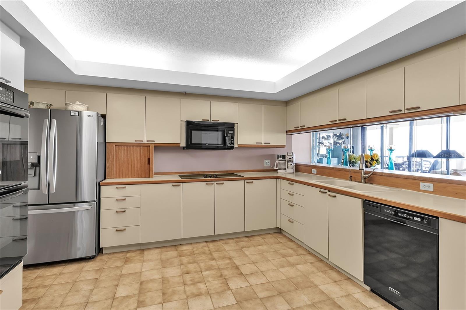 2110 HARBOURSIDE DR #523, LONGBOAT KEY, FL — photo 9