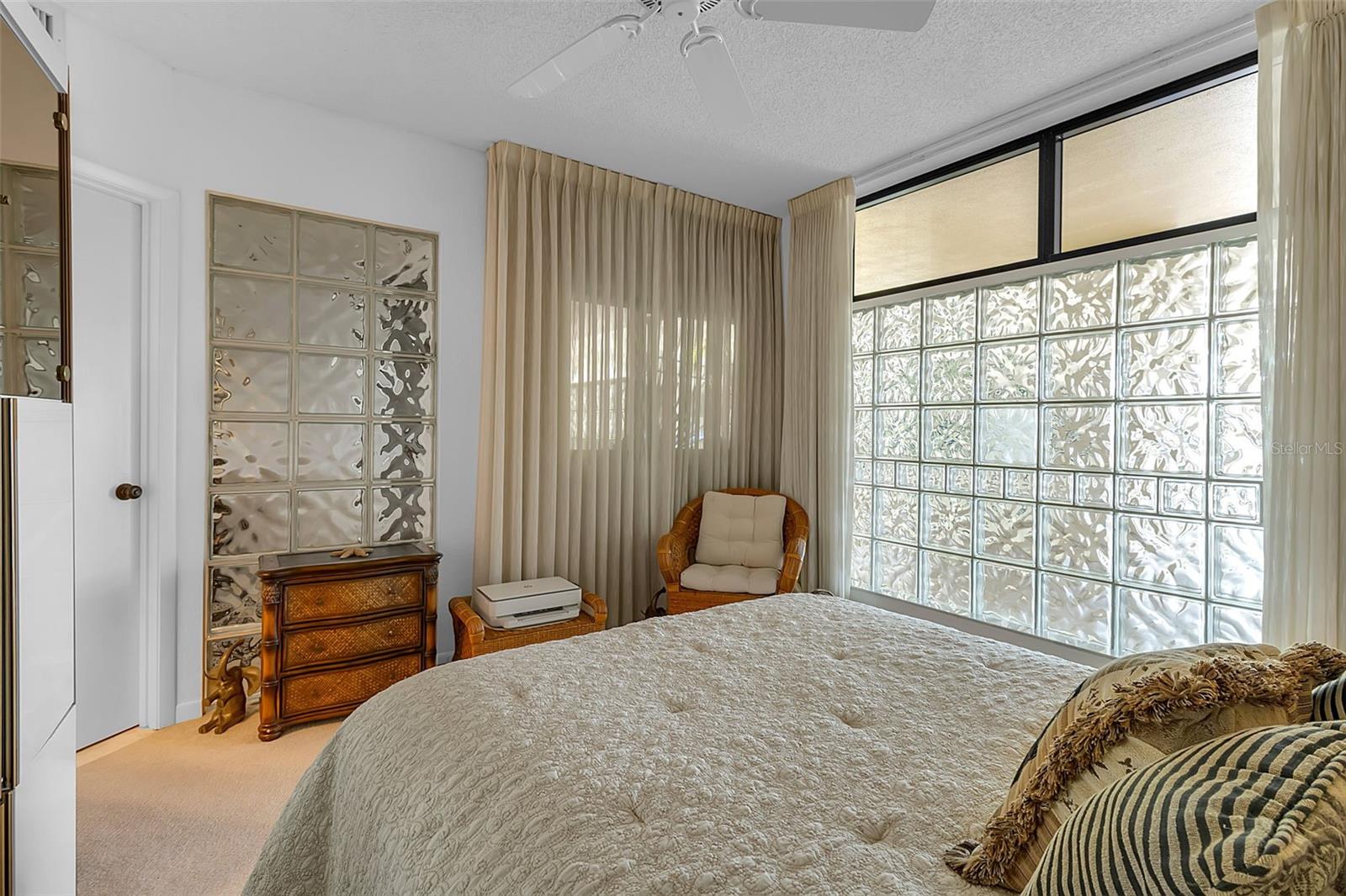 2110 HARBOURSIDE DR #523, LONGBOAT KEY, FL — photo 34