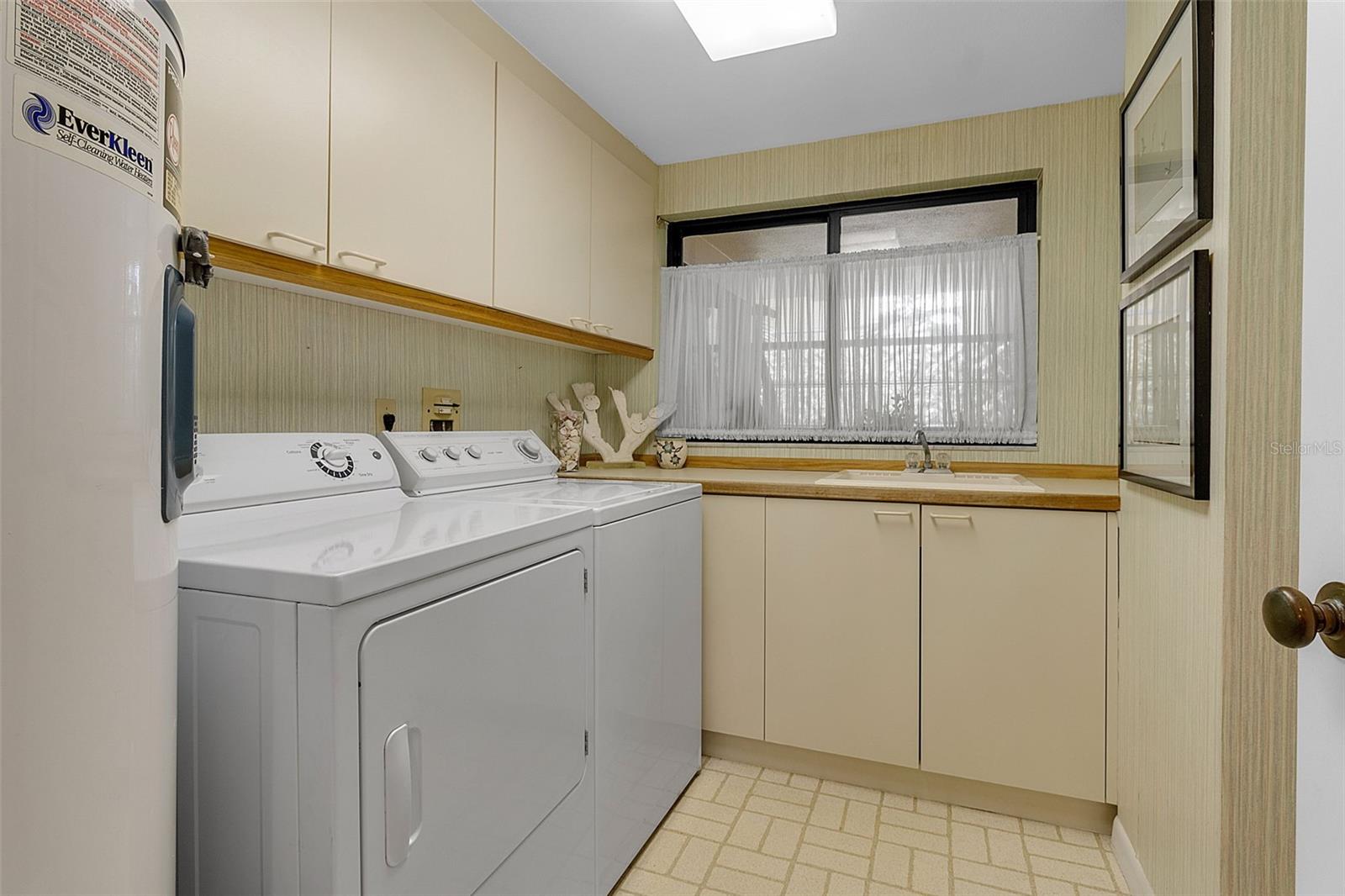 2110 HARBOURSIDE DR #523, LONGBOAT KEY, FL — photo 38