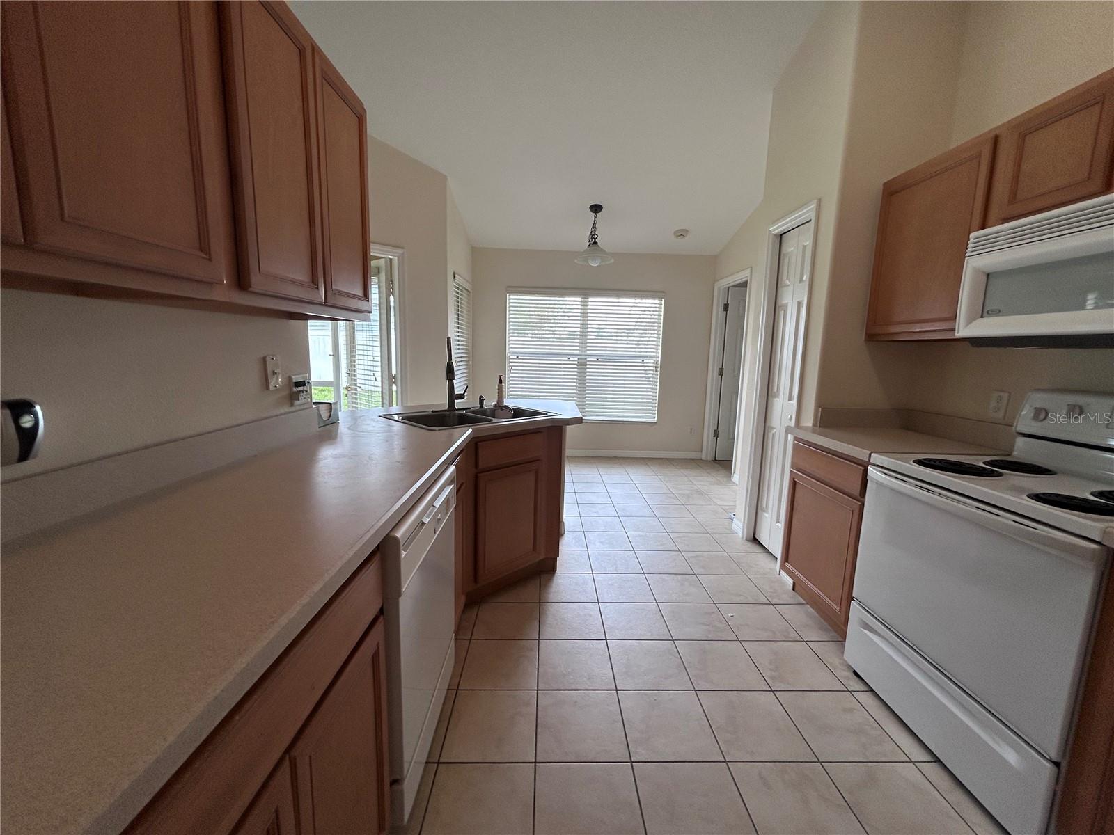 891 BEAVER RUN, TAVARES, FL — photo 27
