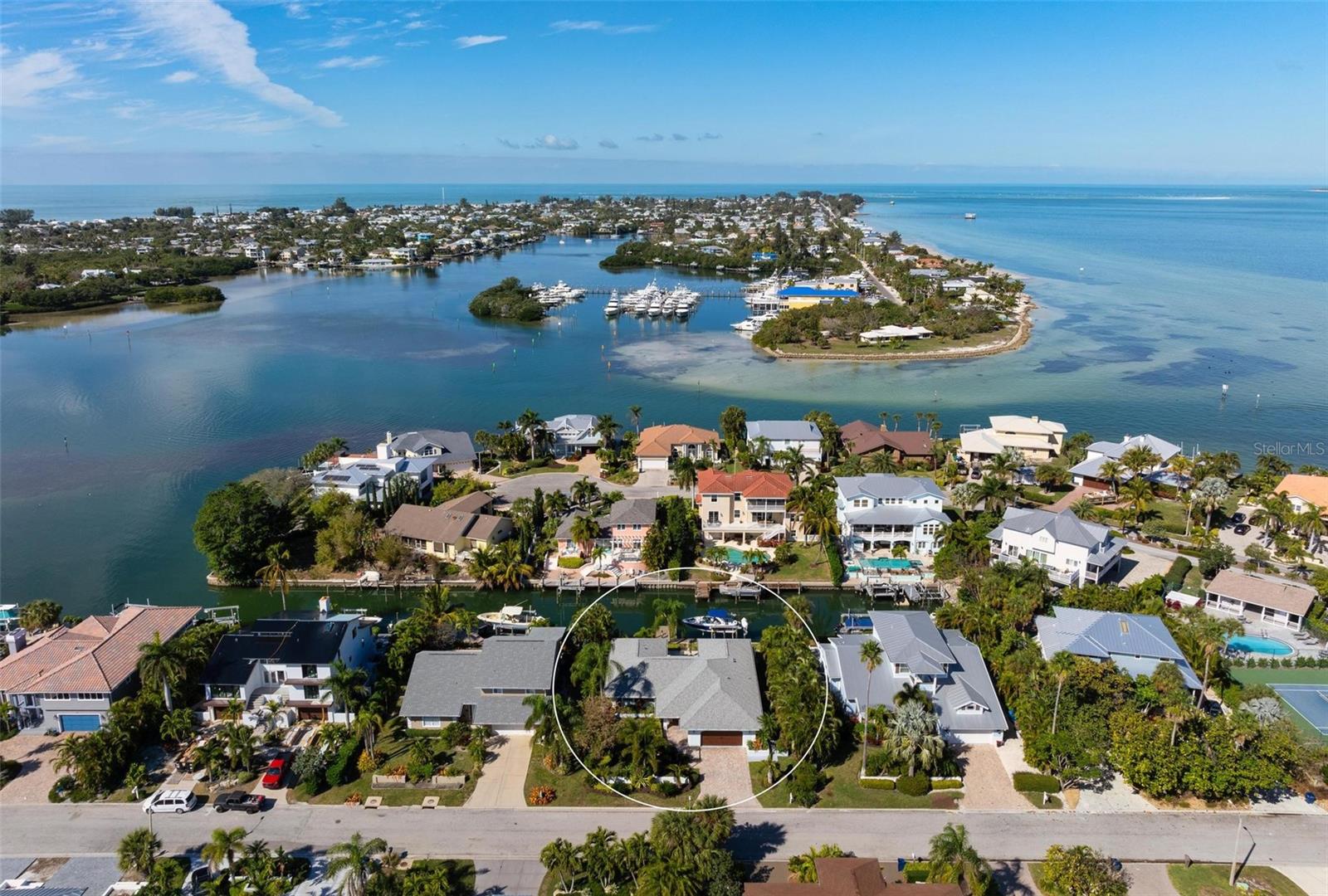 607 NORTH POINT DR, HOLMES BEACH, FL