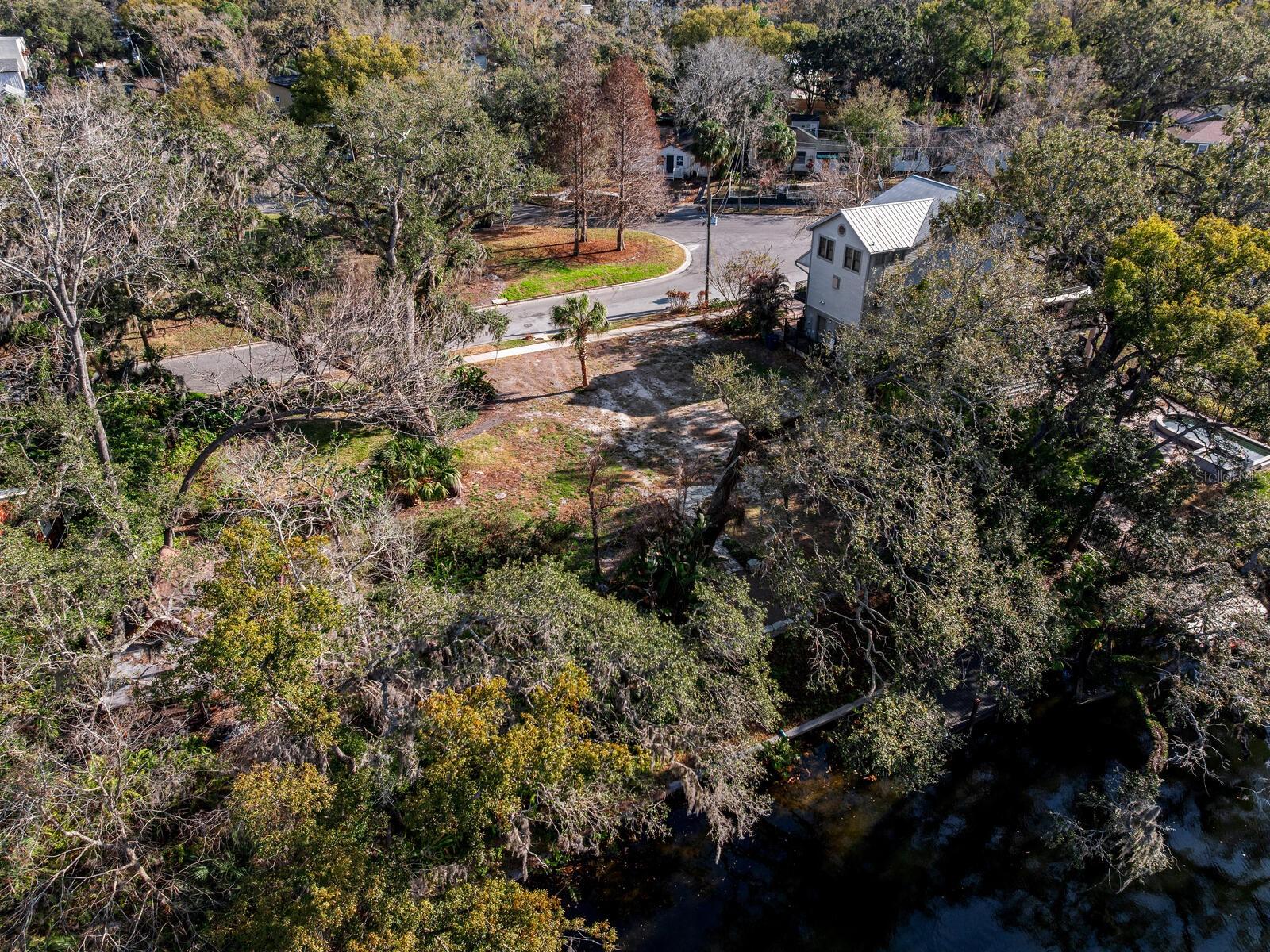1214 E PARK CIR, TAMPA, FL — photo 9