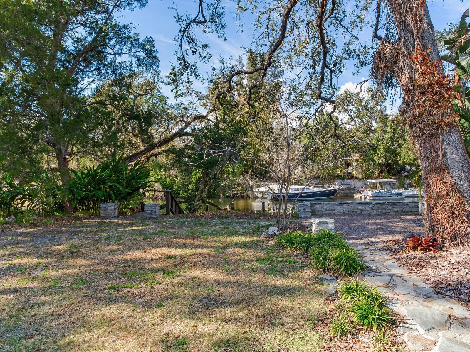 1214 E PARK CIR, TAMPA, FL — photo 22