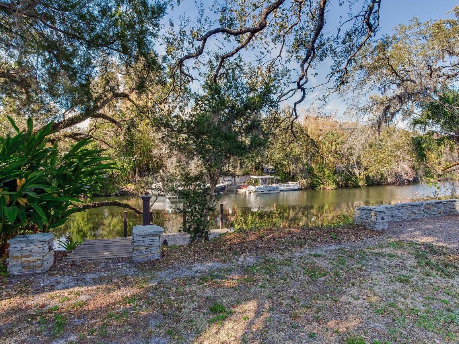 1214 E PARK CIR, TAMPA, FL — photo 24